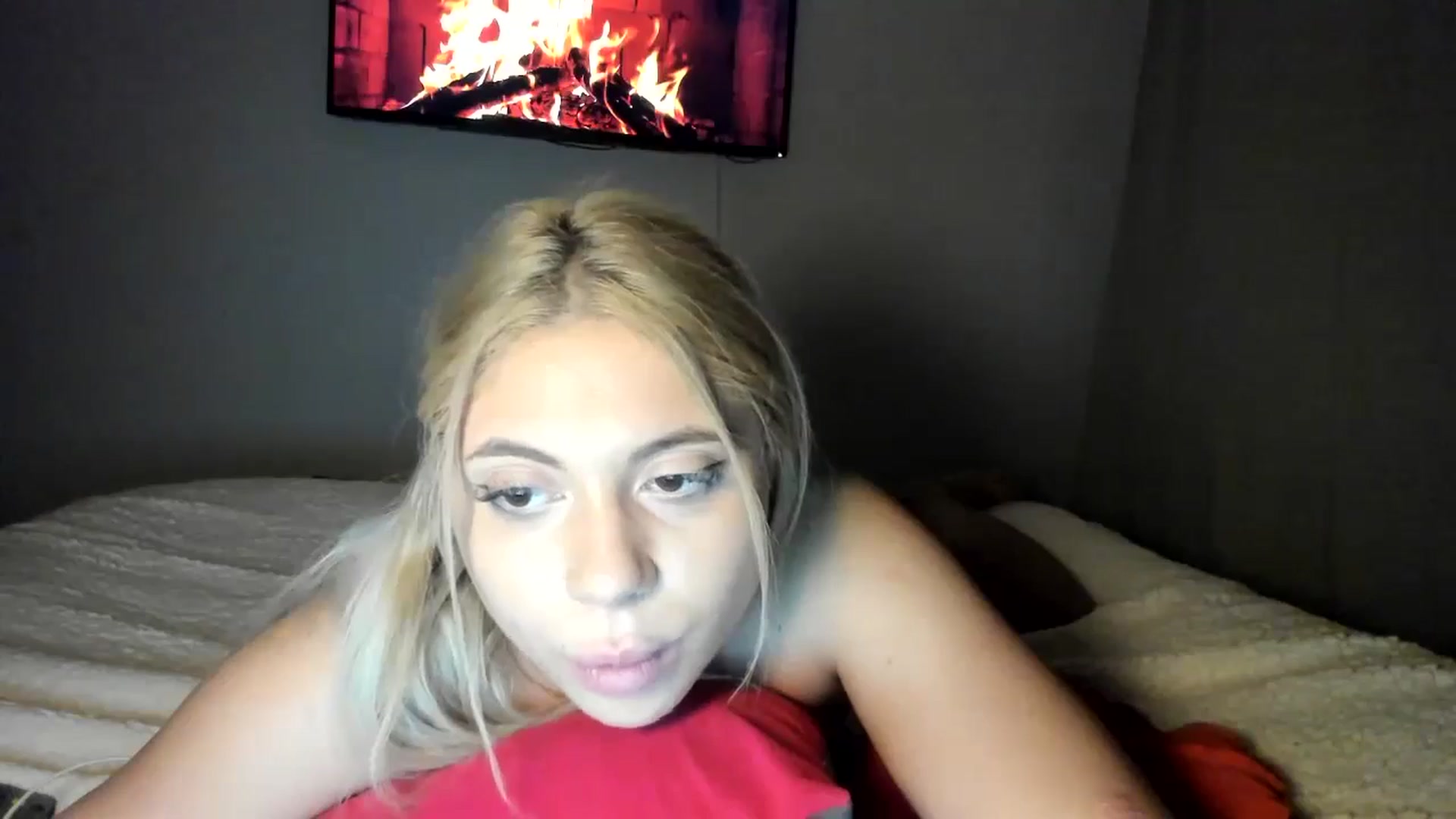 Gallery image thumbnail from SweetSmileXx's myfreecams stream on, 11/20/2024, 01:22 image 3 of 20