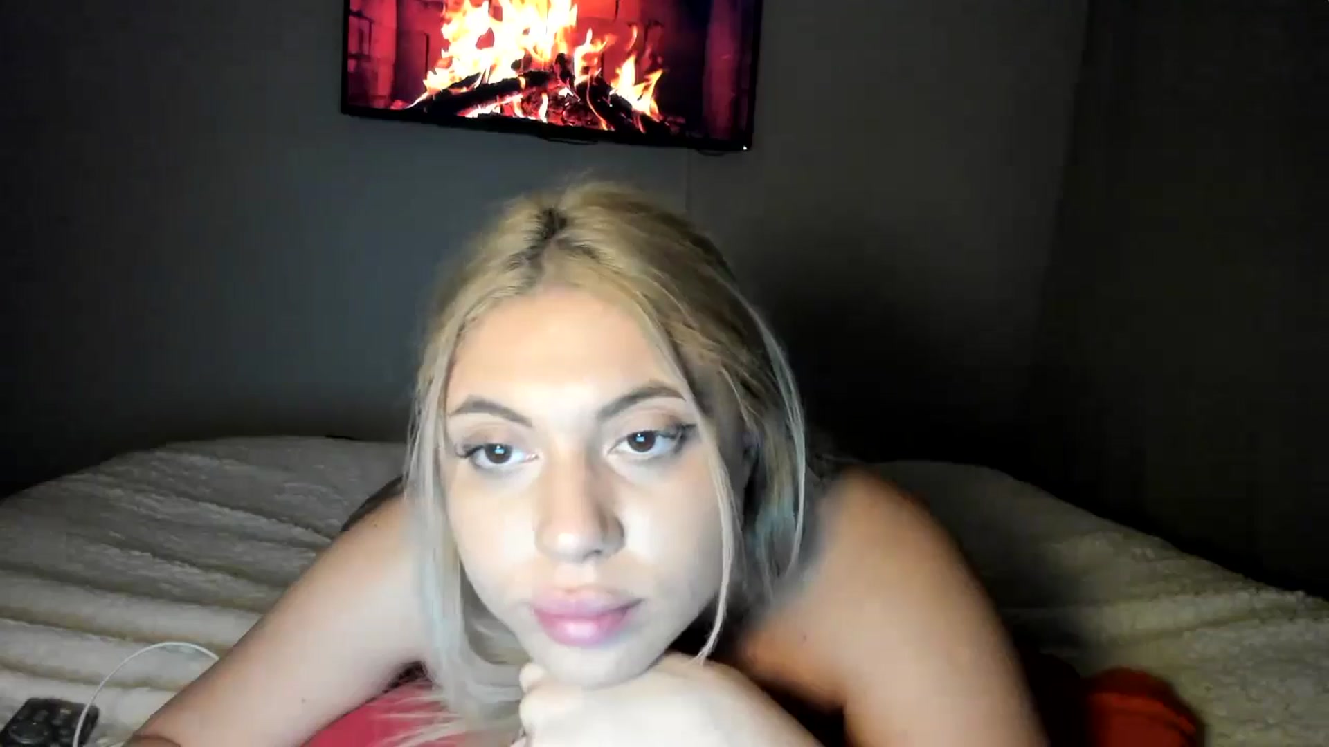 Gallery image thumbnail from SweetSmileXx's myfreecams stream on, 11/20/2024, 01:22 image 6 of 20