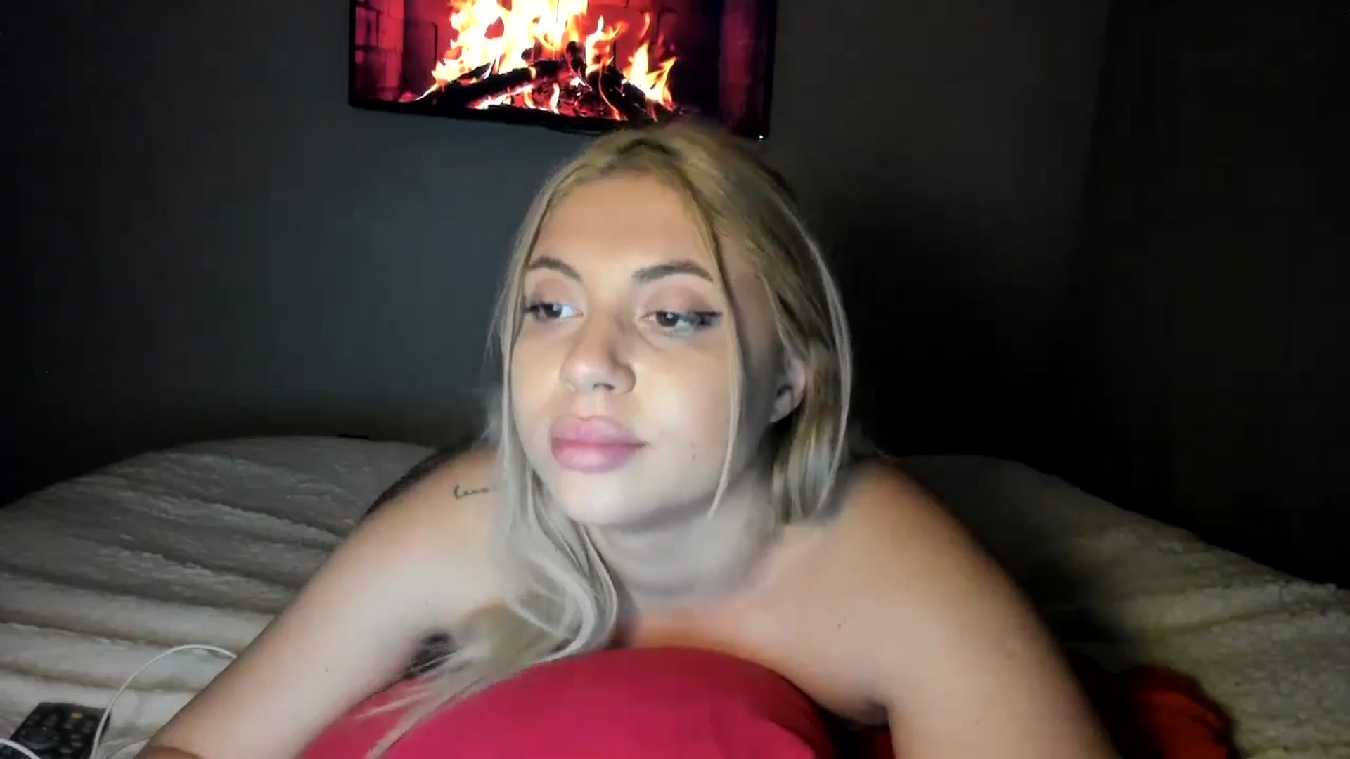 Gallery image thumbnail from SweetSmileXx's myfreecams stream on, 11/20/2024, 01:22 image 7 of 20