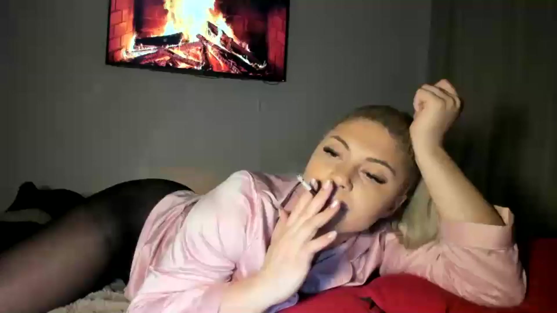 Gallery image thumbnail from SweetSmileXx's myfreecams stream on, 11/22/2024, 19:39 image 3 of 20