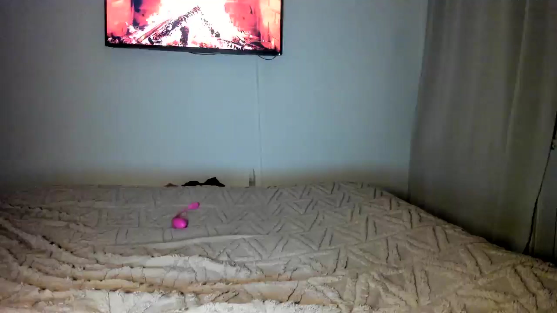 Gallery image thumbnail from SweetSmileXx's myfreecams stream on, 11/25/2024, 23:30 image 14 of 20