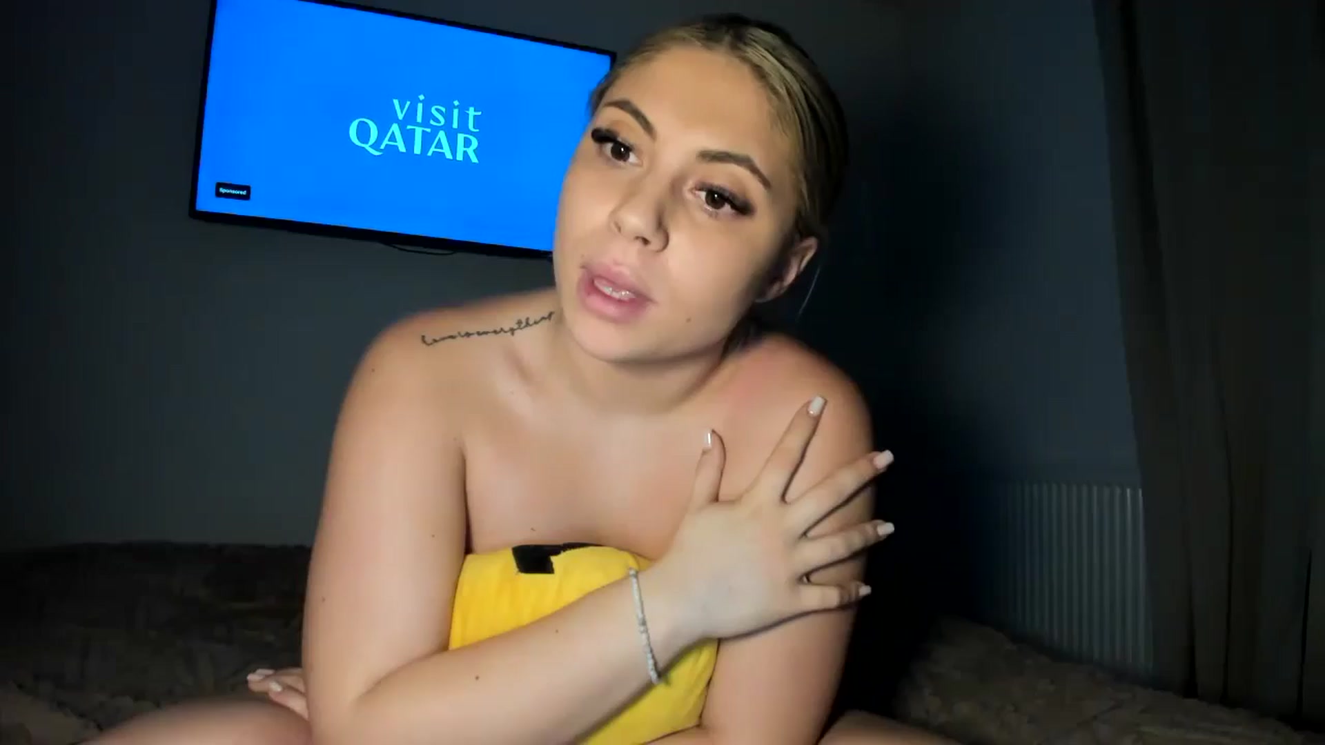 Gallery image thumbnail from SweetSmileXx's myfreecams stream on, 12/01/2024, 24:06 image 18 of 20