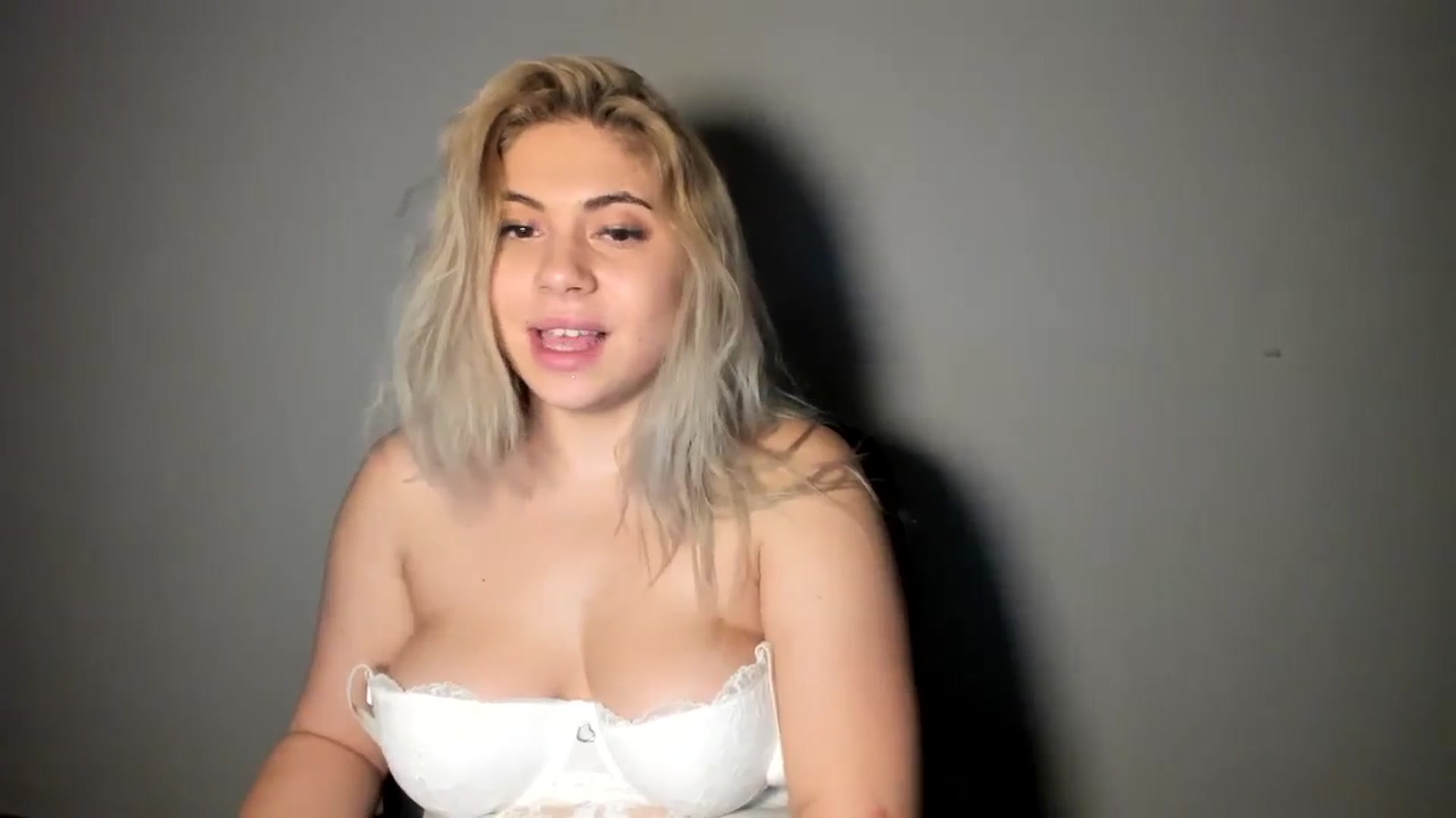 Gallery image thumbnail from SweetSmileXx's myfreecams stream on, 12/04/2024, 02:46 image 20 of 20