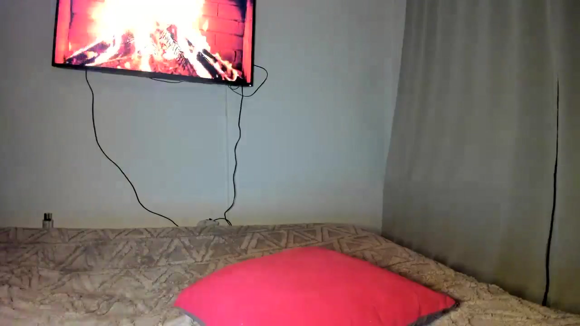Gallery image thumbnail from SweetSmileXx's myfreecams stream on, 12/07/2024, 20:24 image 11 of 20