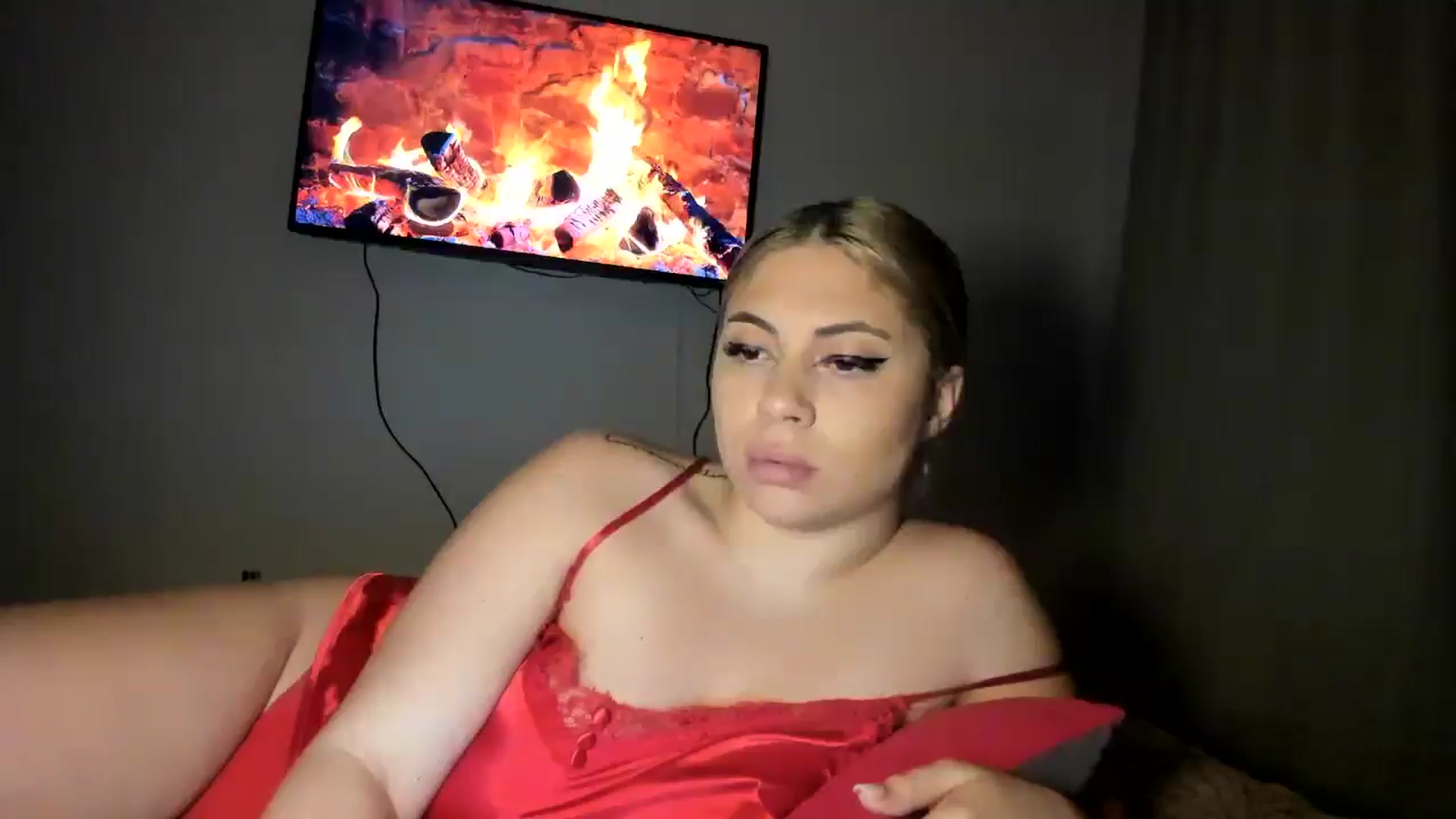 Gallery image thumbnail from SweetSmileXx's myfreecams stream on, 12/07/2024, 22:52 image 16 of 20