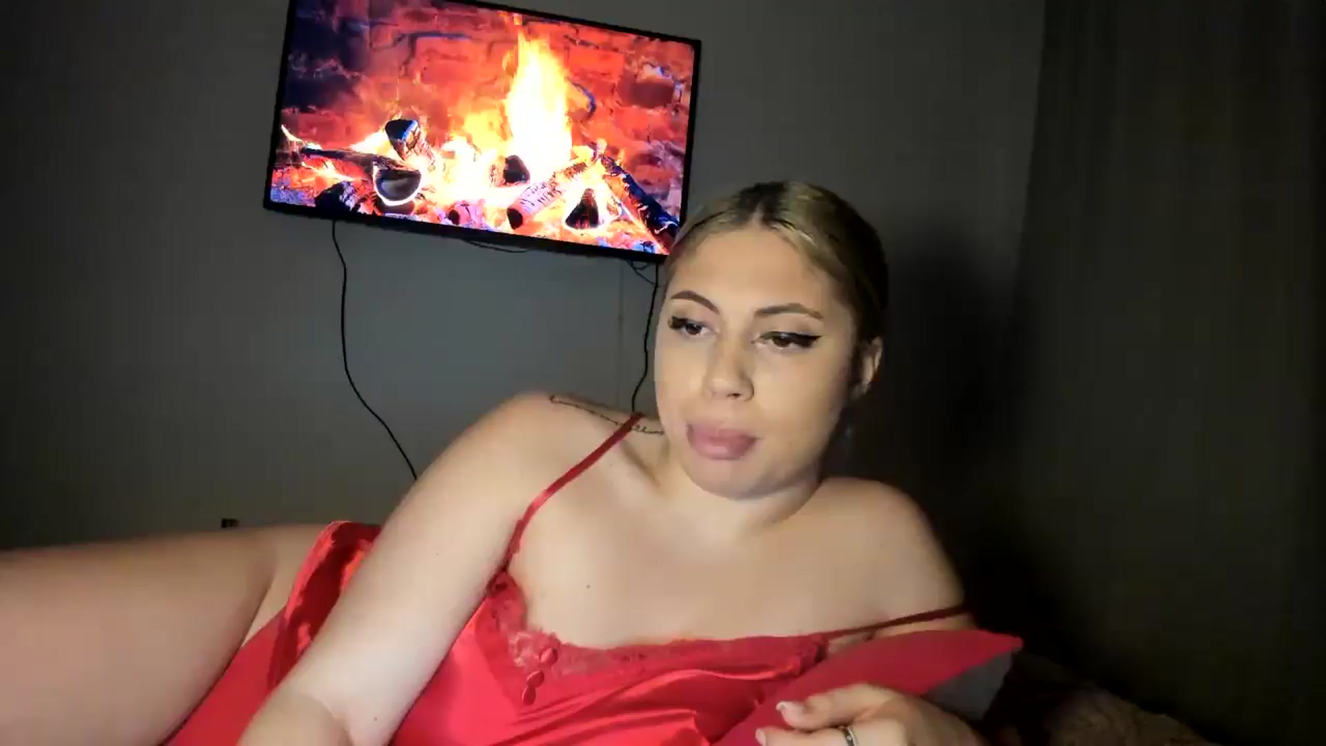 Gallery image thumbnail from SweetSmileXx's myfreecams stream on, 12/07/2024, 22:52 image 18 of 20