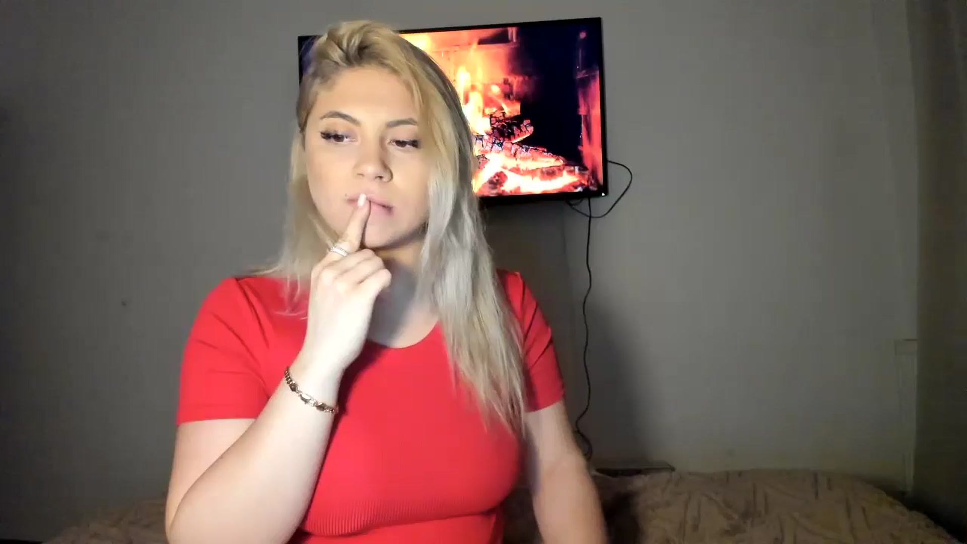 Gallery image thumbnail from SweetSmileXx's myfreecams stream on, 12/09/2024, 24:55 image 12 of 20