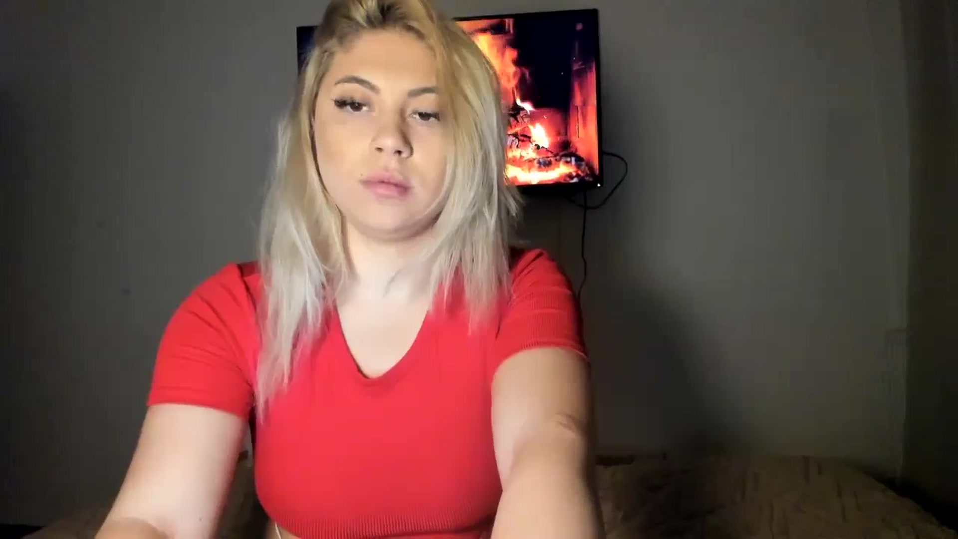Gallery image thumbnail from SweetSmileXx's myfreecams stream on, 12/09/2024, 24:55 image 10 of 20