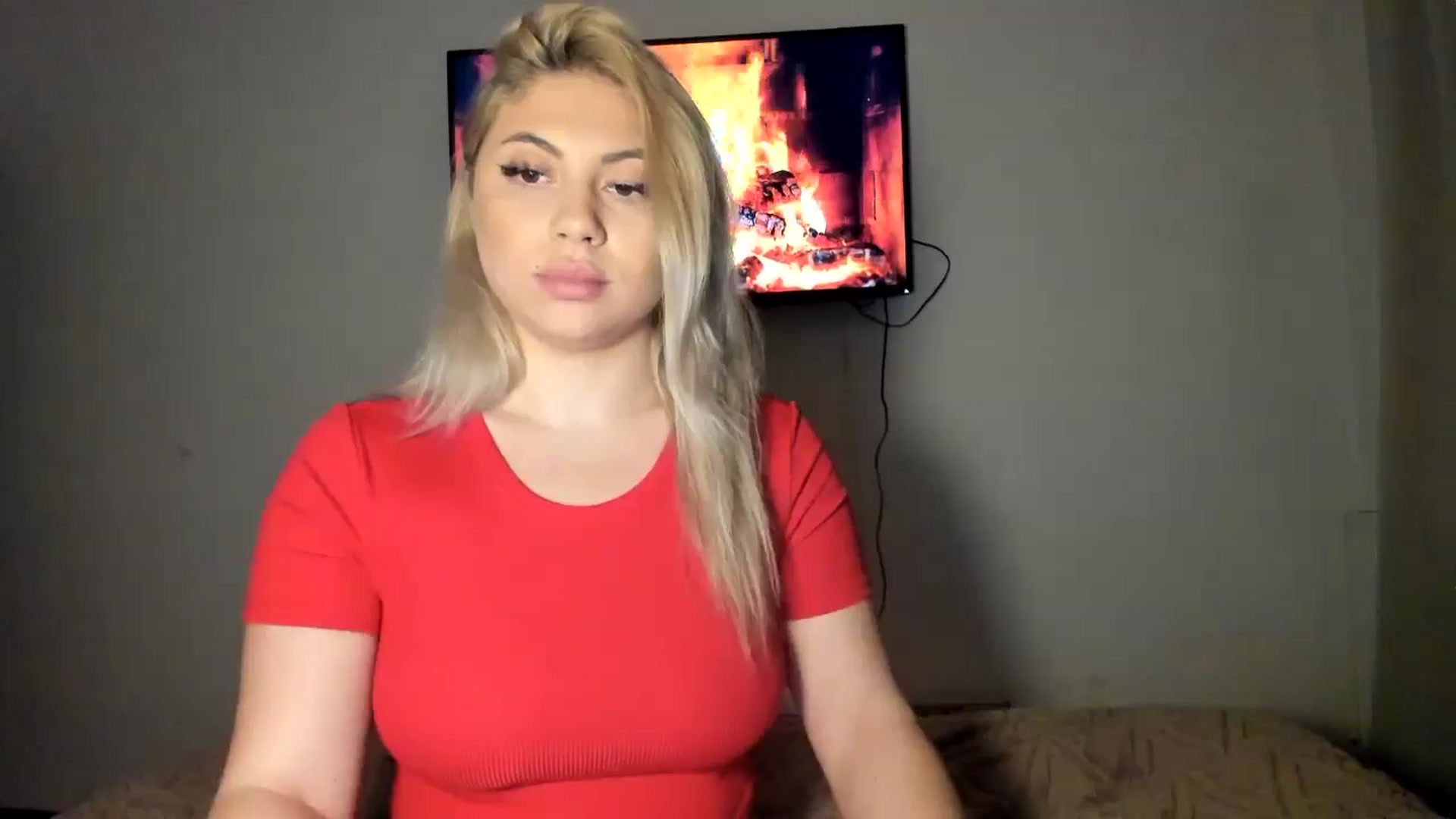 Gallery image thumbnail from SweetSmileXx's myfreecams stream on, 12/09/2024, 24:55 image 11 of 20