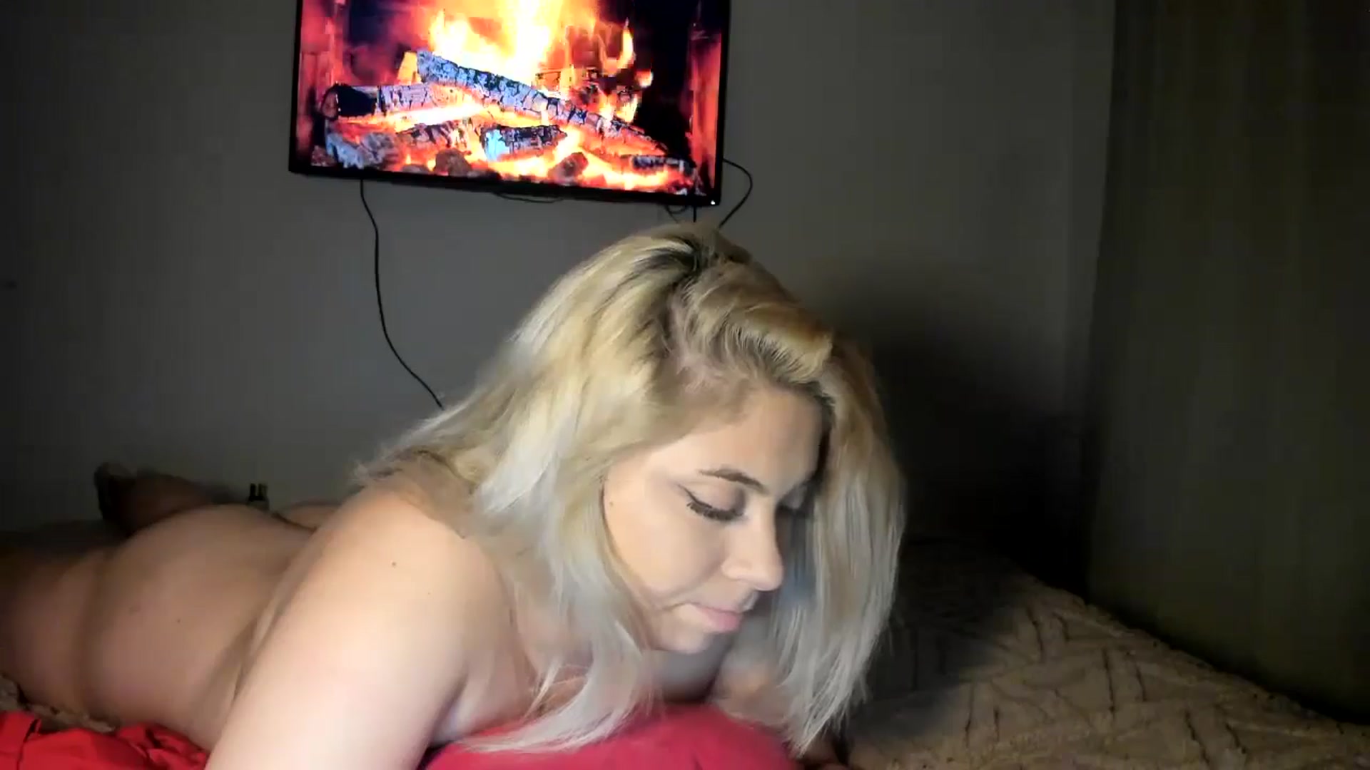 Gallery image thumbnail from SweetSmileXx's myfreecams stream on, 12/09/2024, 03:22 image 15 of 20