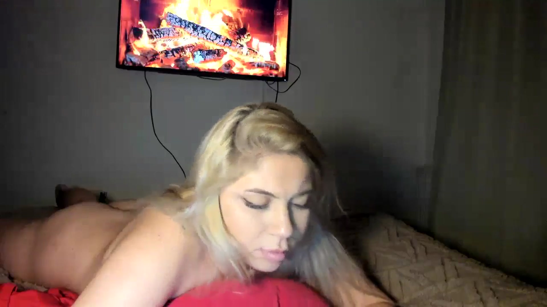 Gallery image thumbnail from SweetSmileXx's myfreecams stream on, 12/09/2024, 03:22 image 17 of 20