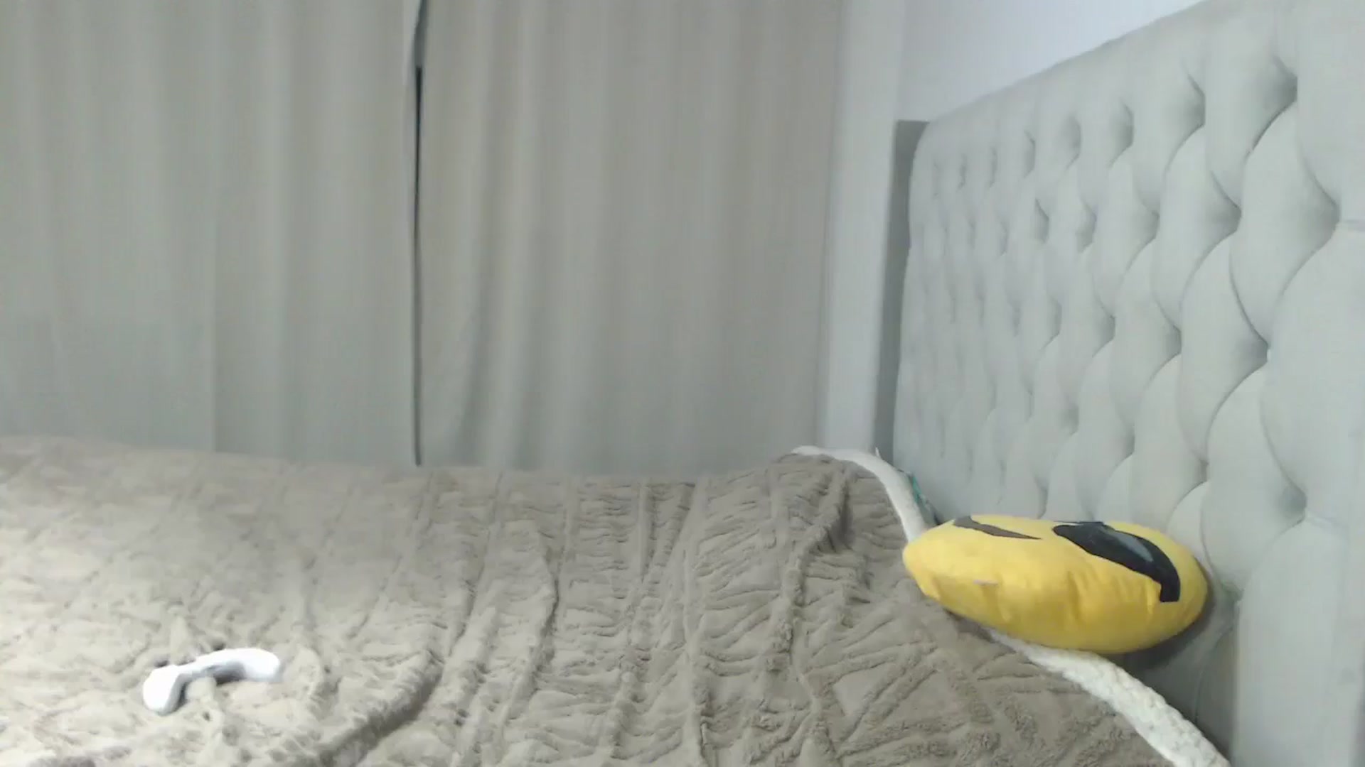 Gallery image thumbnail from SweetSmileXx's myfreecams stream on, 12/09/2024, 23:45 image 17 of 20