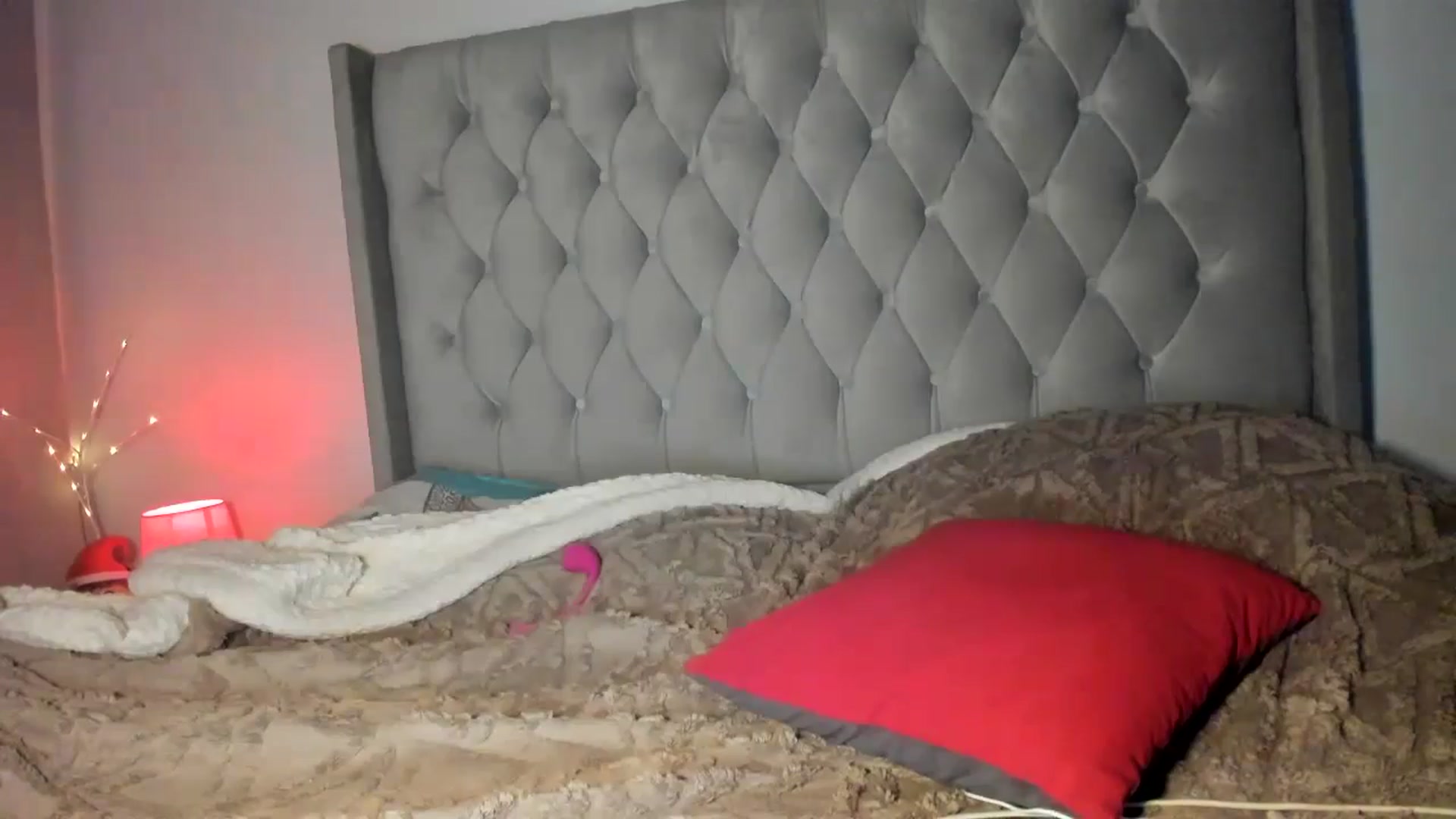 Gallery image thumbnail from SweetSmileXx's myfreecams stream on, 12/12/2024, 04:20 image 7 of 20