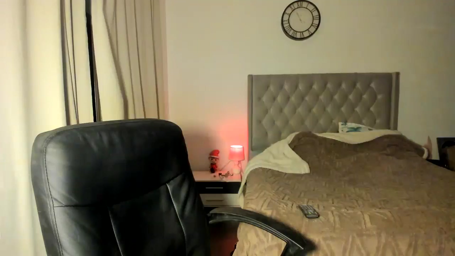 Gallery image thumbnail from SweetSmileXx's myfreecams stream on, 12/20/2024, 24:22 image 13 of 20