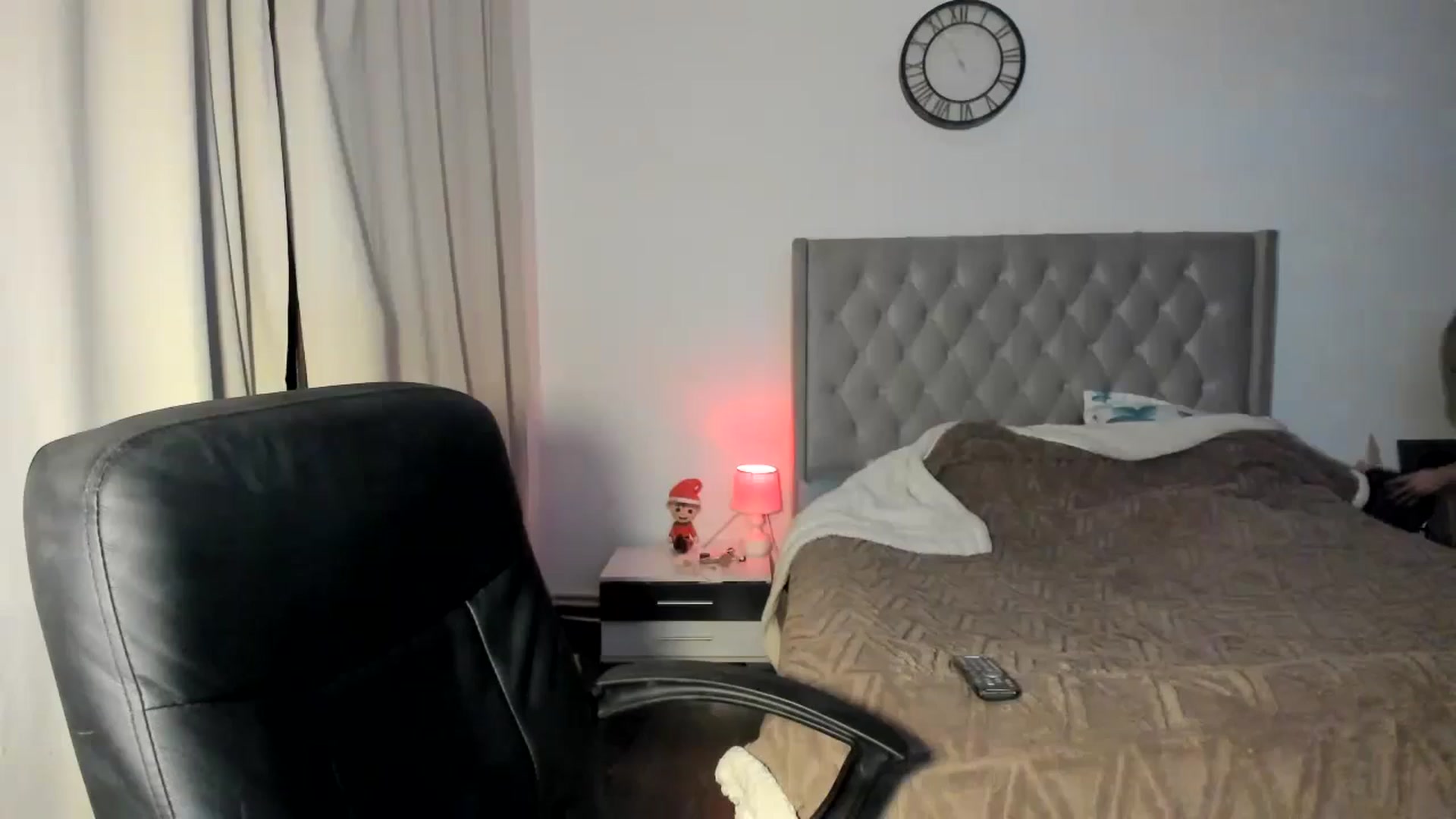 Gallery image thumbnail from SweetSmileXx's myfreecams stream on, 12/20/2024, 24:22 image 9 of 20
