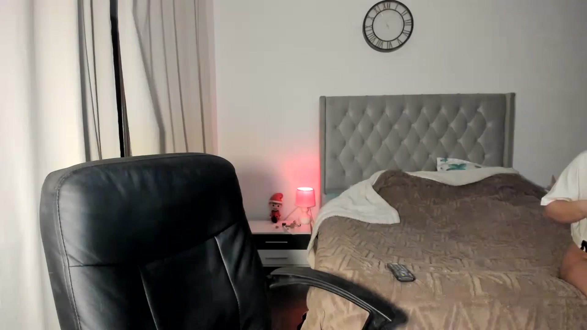 Gallery image thumbnail from SweetSmileXx's myfreecams stream on, 12/20/2024, 24:22 image 11 of 20