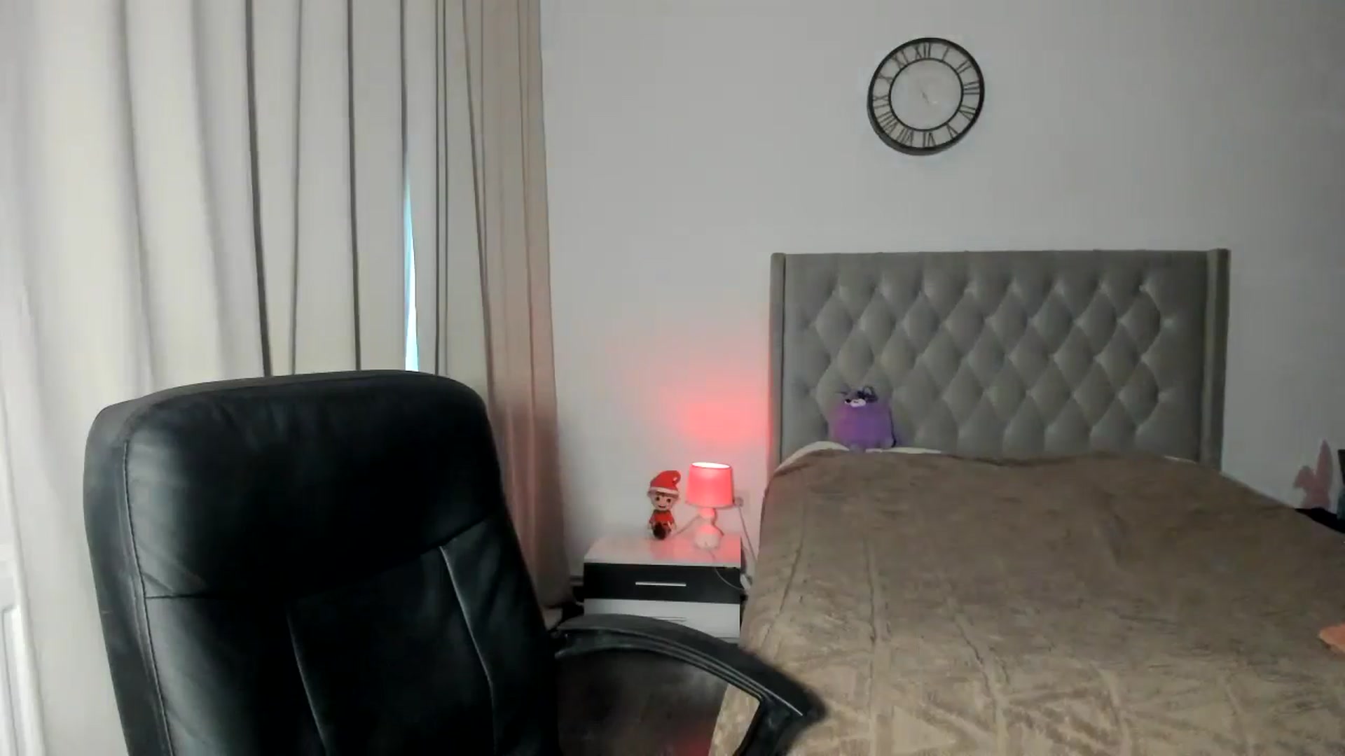 Gallery image thumbnail from SweetSmileXx's myfreecams stream on, 12/23/2024, 14:21 image 12 of 20