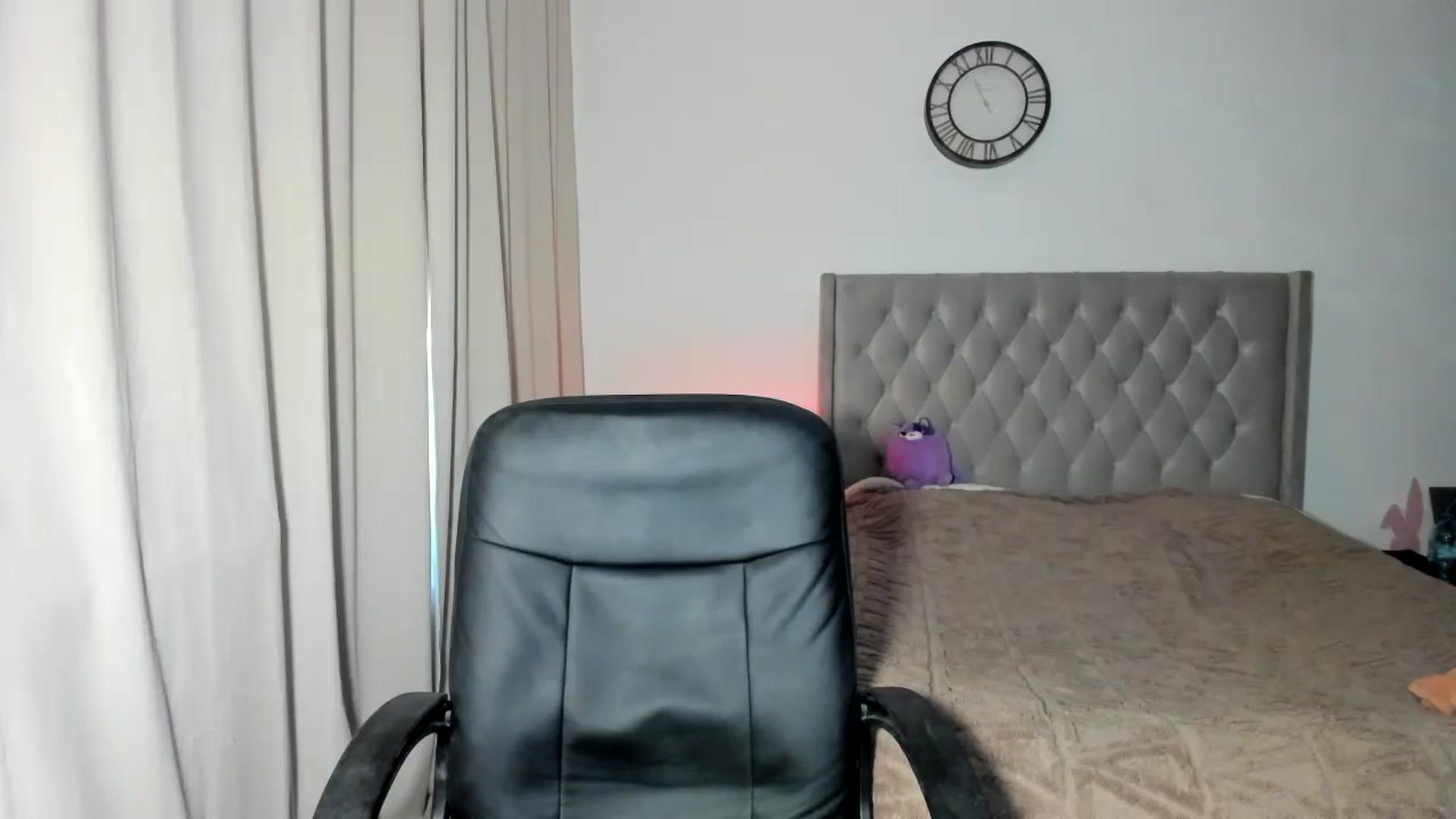 Gallery image thumbnail from SweetSmileXx's myfreecams stream on, 12/23/2024, 14:21 image 4 of 20