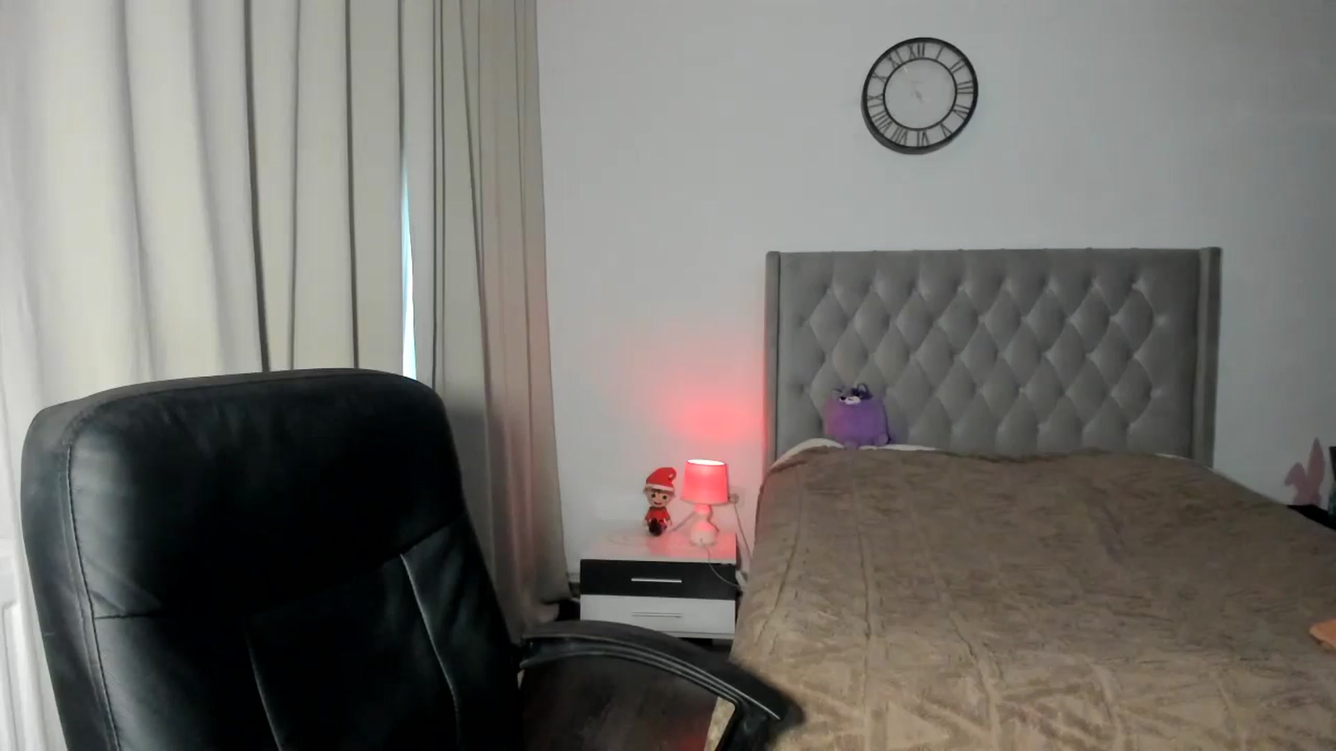 Gallery image thumbnail from SweetSmileXx's myfreecams stream on, 12/23/2024, 14:21 image 11 of 20