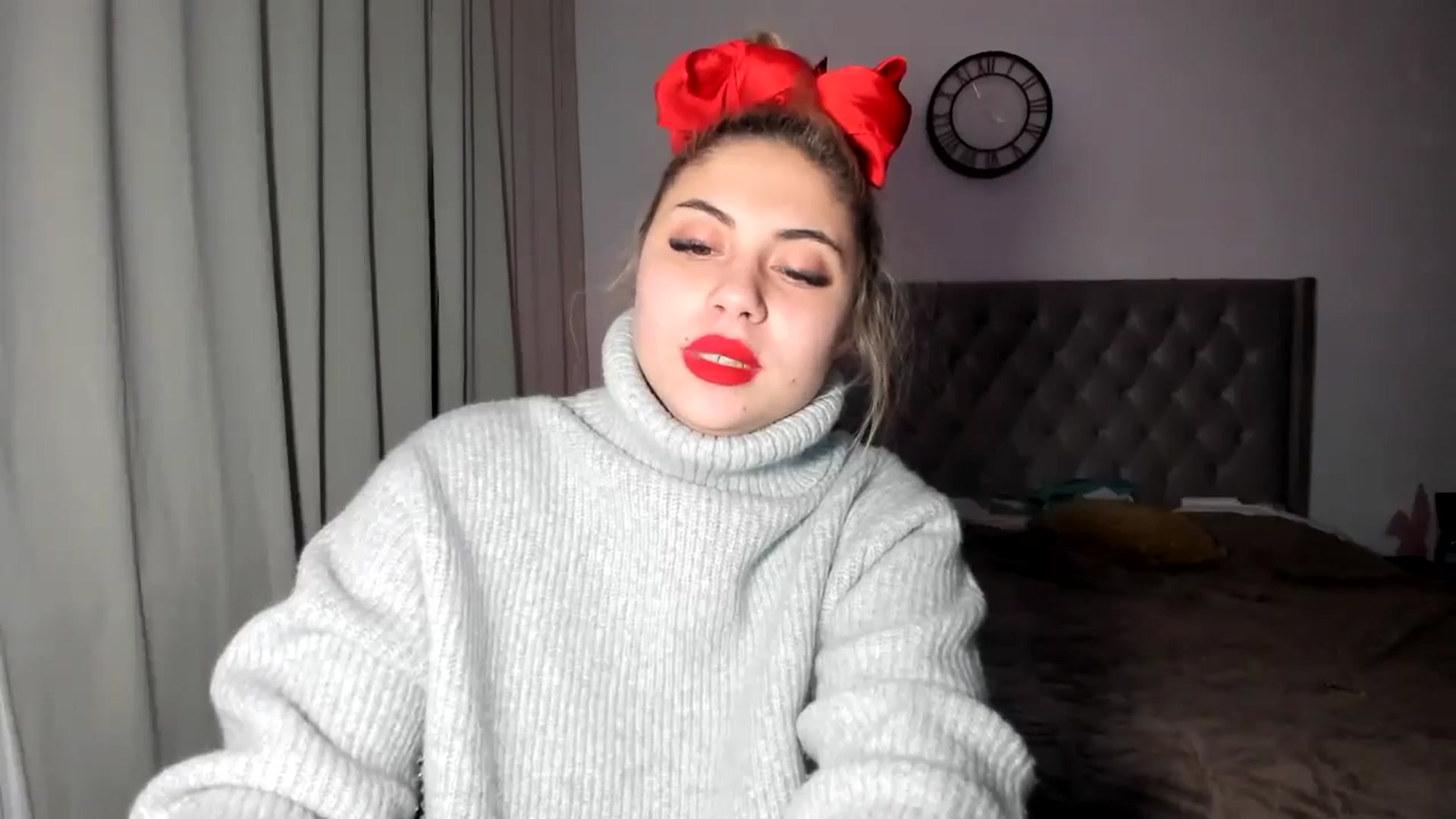 Gallery image thumbnail from SweetSmileXx's myfreecams stream on, 12/24/2024, 24:02 image 20 of 20