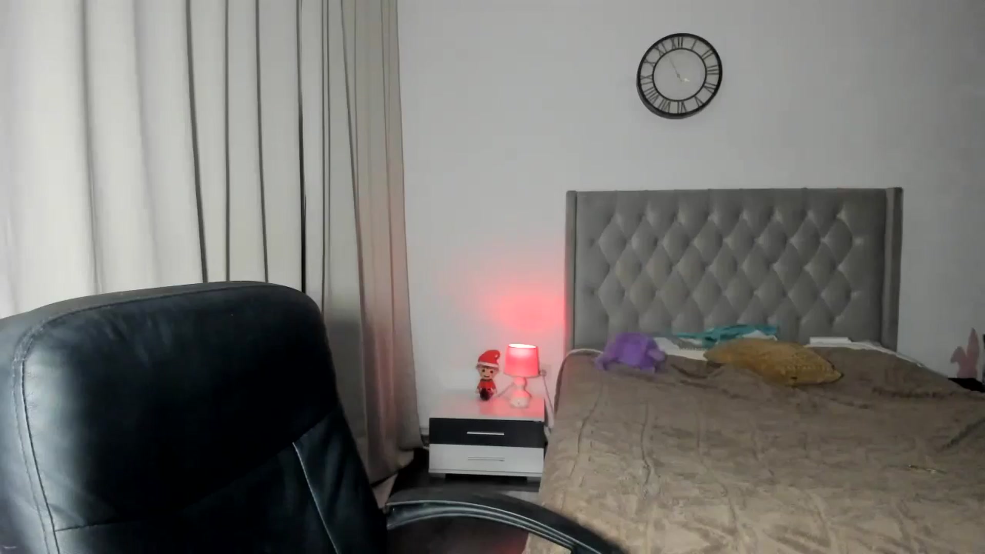 Gallery image thumbnail from SweetSmileXx's myfreecams stream on, 12/24/2024, 24:02 image 18 of 20