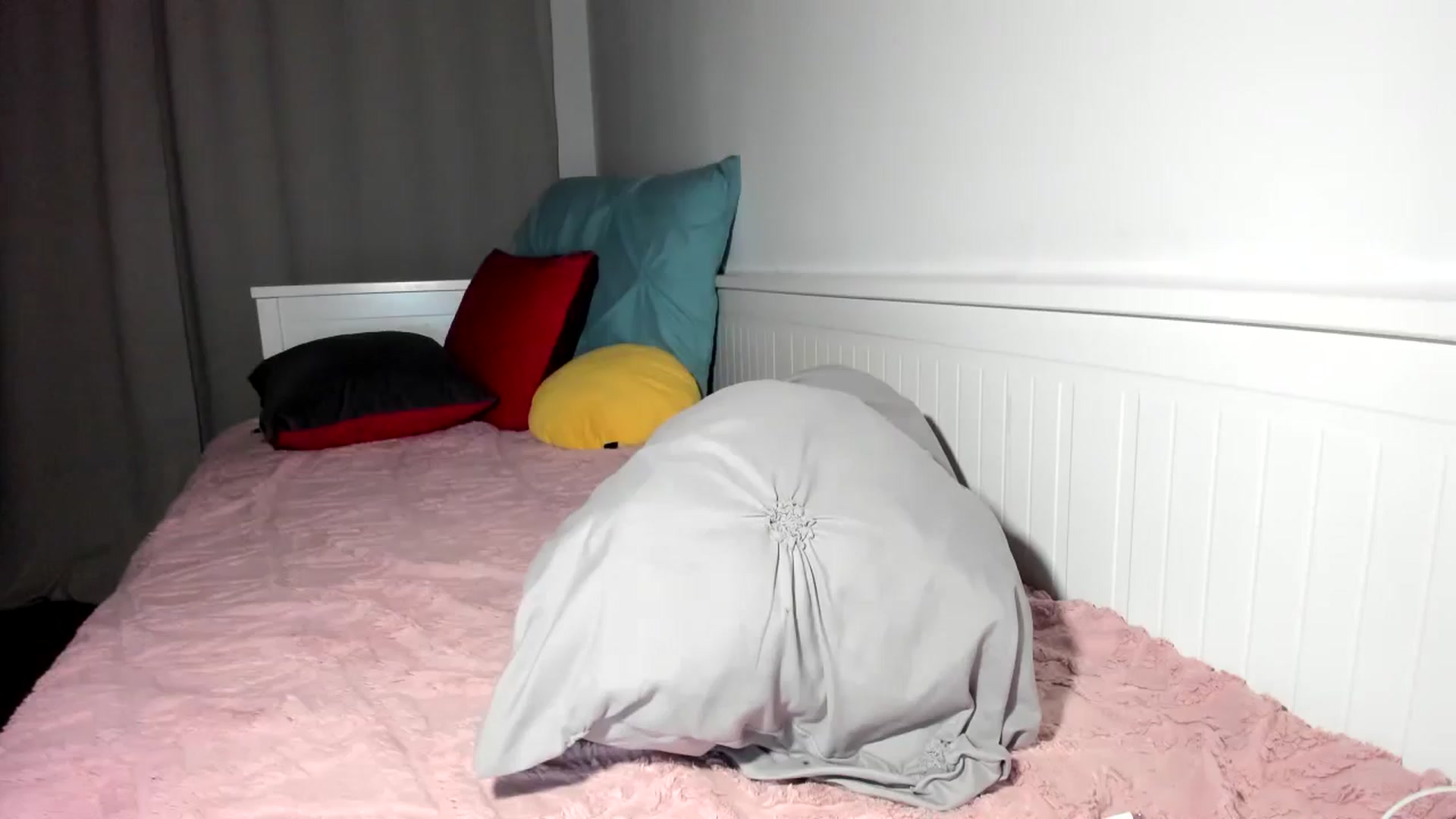 Gallery image thumbnail from SweetSmileXx's myfreecams stream on, 12/26/2025, 04:45 image 17 of 20