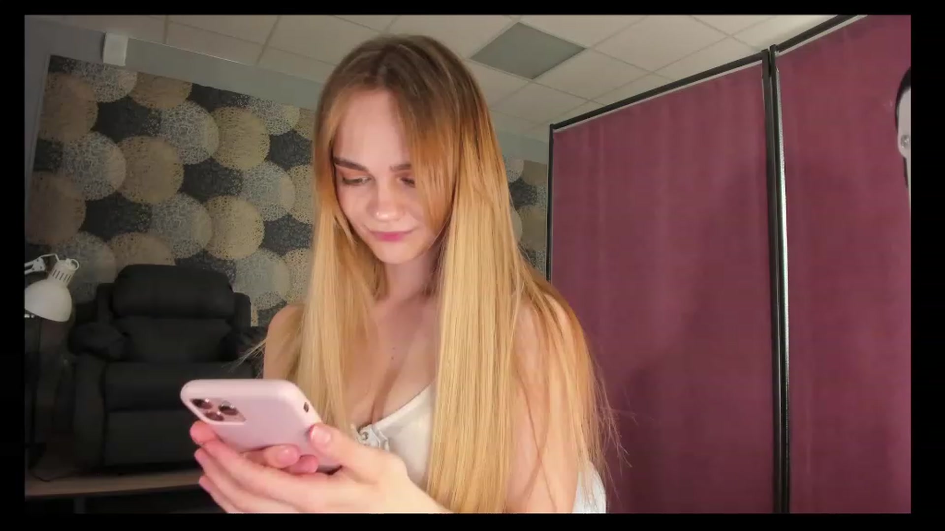 Gallery image thumbnail from SweetStalker's myfreecams stream on, 03/17/2023, 19:04 image 17 of 20