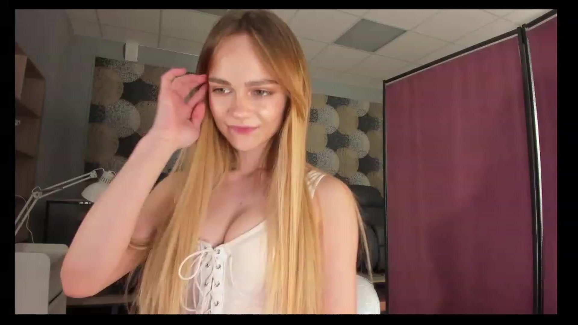 Gallery image thumbnail from SweetStalker's myfreecams stream on, 03/17/2023, 19:49 image 15 of 20