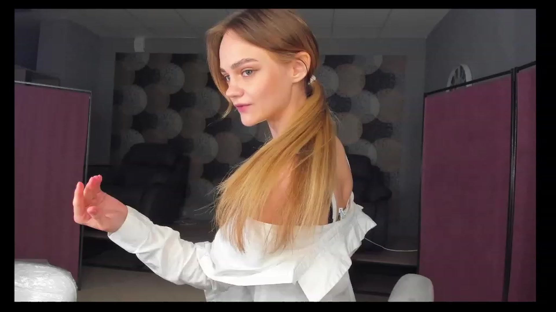 Gallery image thumbnail from SweetStalker's myfreecams stream on, 03/19/2023, 17:31 image 3 of 20