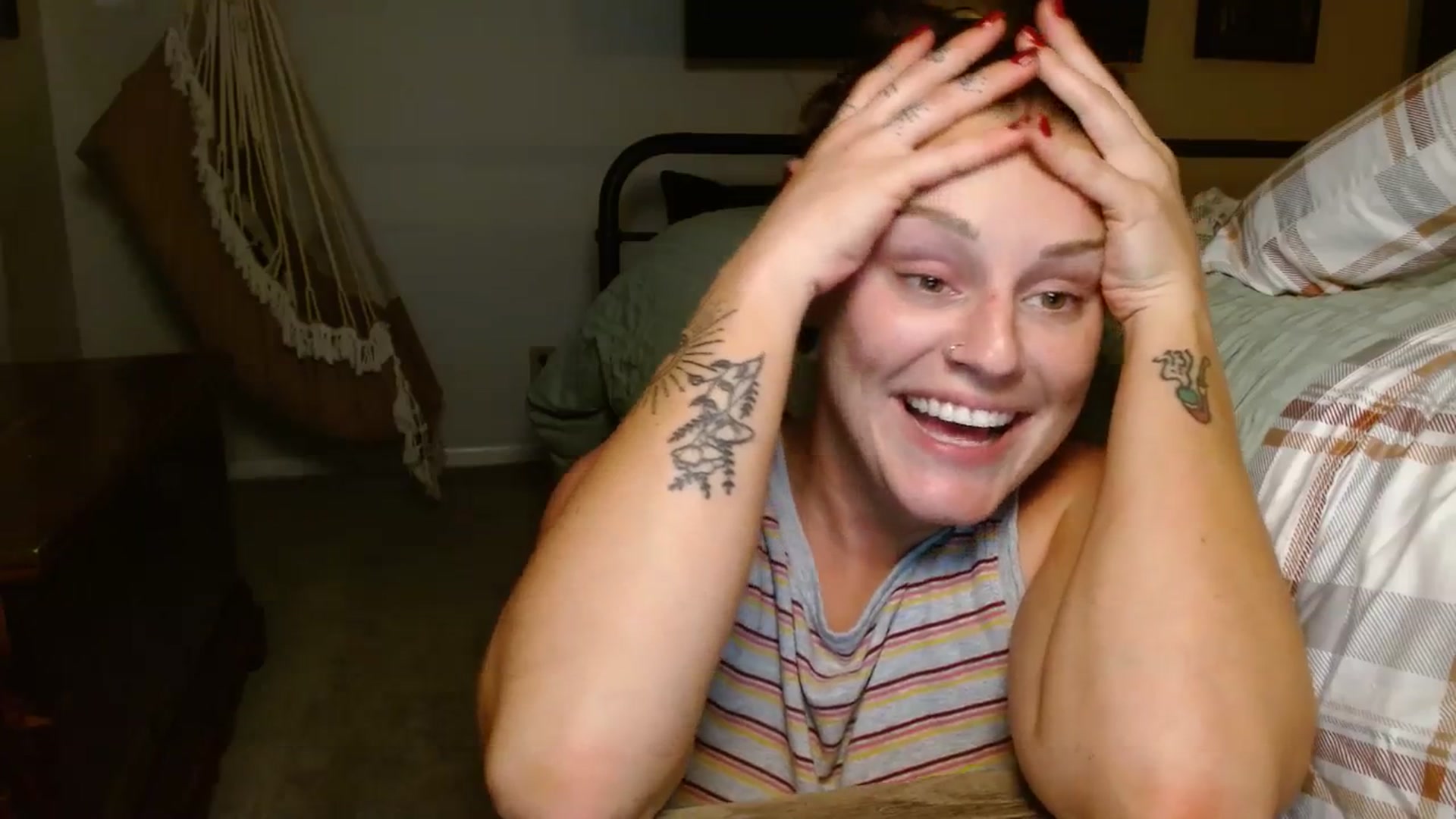 Gallery image thumbnail from SweetTea37's myfreecams stream on, 10/23/2023, 03:17 image 10 of 20
