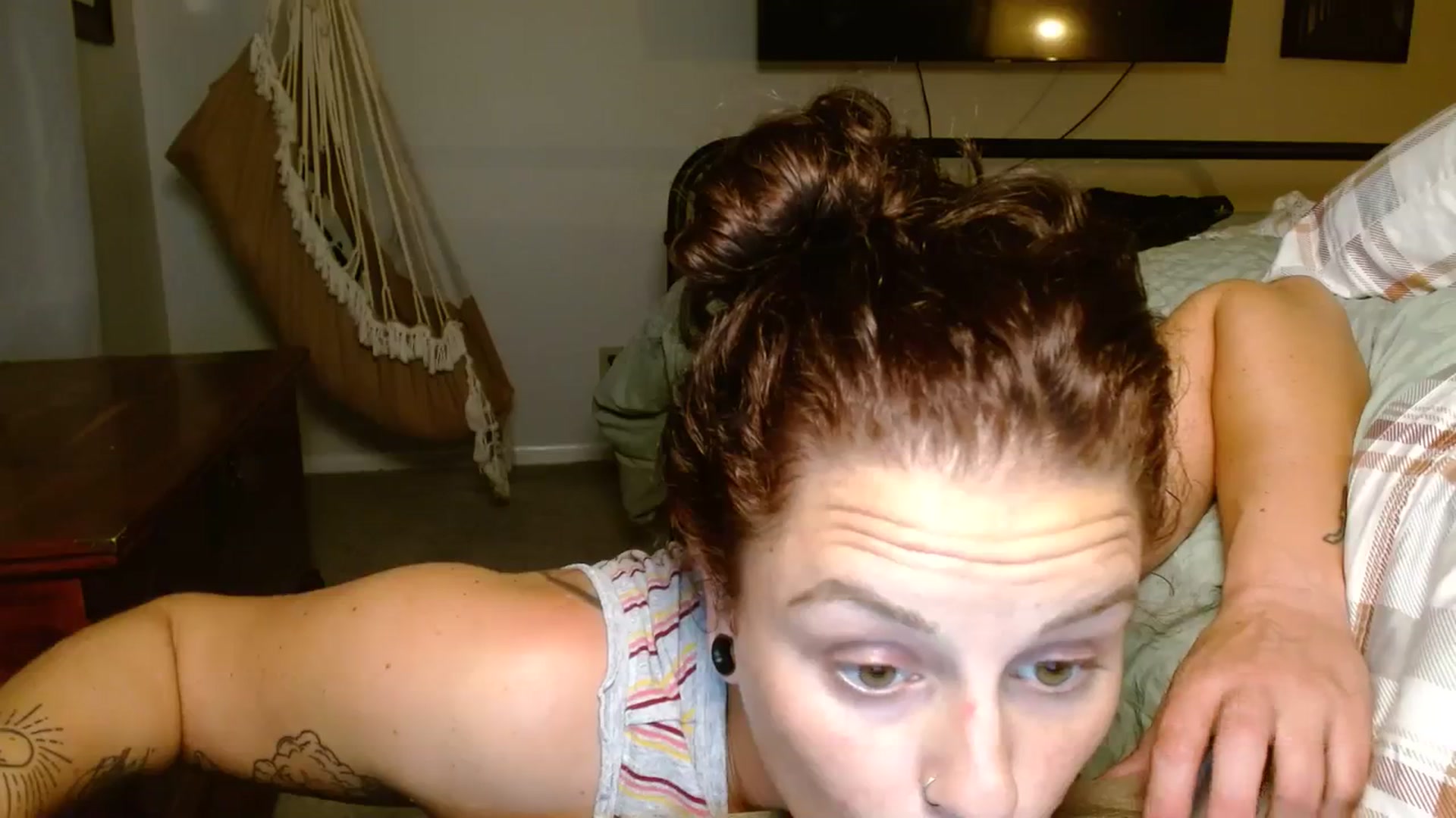 Gallery image thumbnail from SweetTea37's myfreecams stream on, 10/23/2023, 03:17 image 7 of 20