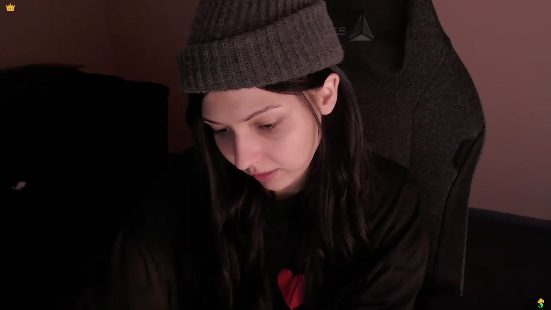 Gallery image thumbnail from SweetTits19's myfreecams stream on, 03/14/2023, 08:31 image 16 of 20