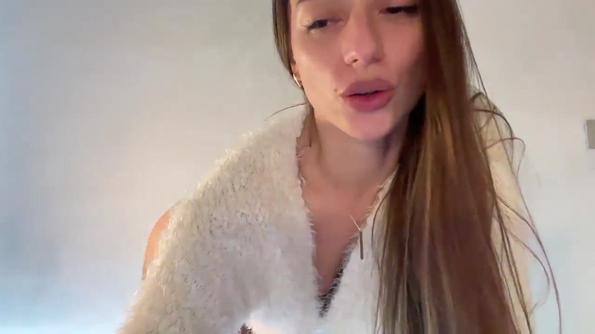 Gallery image thumbnail from SweetTits20's myfreecams stream on, 02/17/2024, 05:59 image 10 of 20
