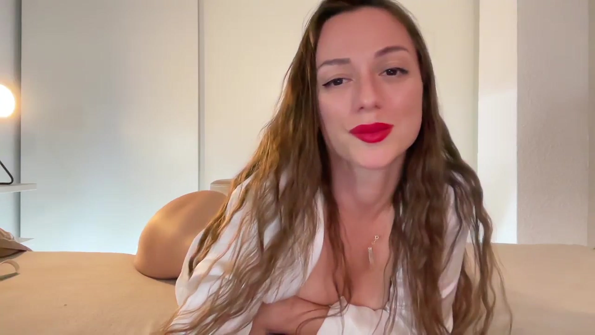 Gallery image thumbnail from SweetTits20's myfreecams stream on, 04/18/2024, 24:25 image 5 of 20
