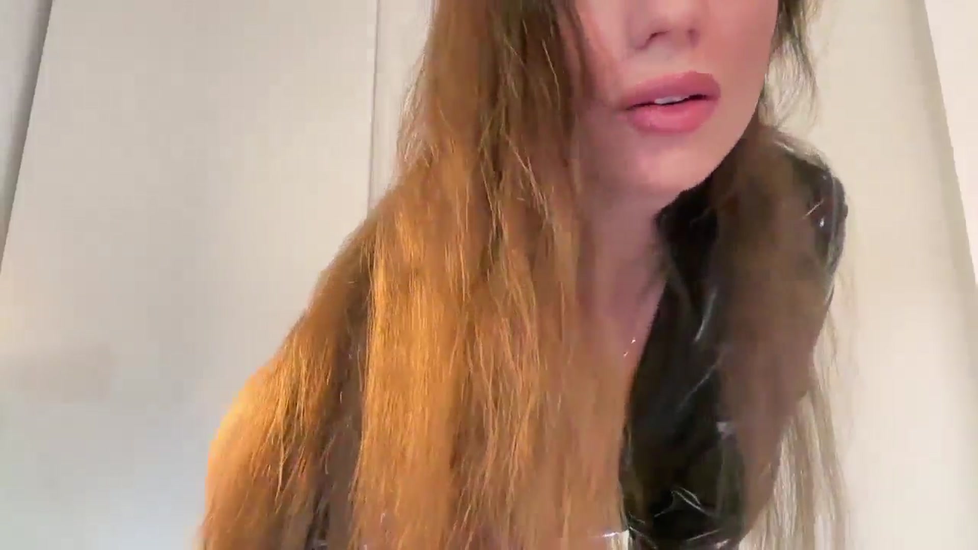 Gallery image thumbnail from SweetTits20's myfreecams stream on, 04/18/2024, 23:52 image 2 of 20