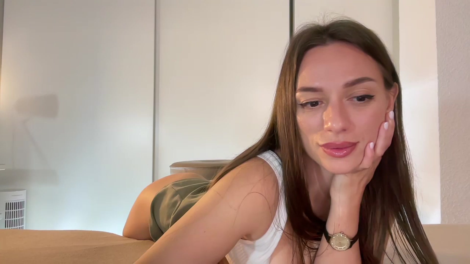 Gallery image thumbnail from SweetTits20's myfreecams stream on, 04/26/2024, 23:42 image 9 of 20