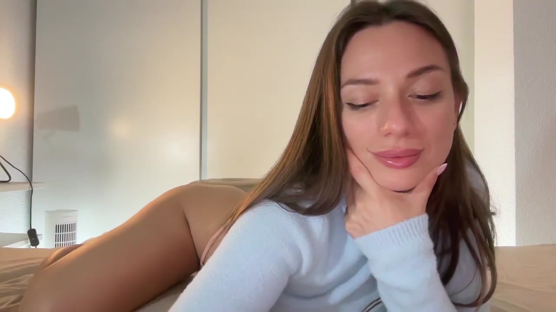 Gallery image thumbnail from SweetTits20's myfreecams stream on, 05/13/2024, 02:56 image 12 of 20