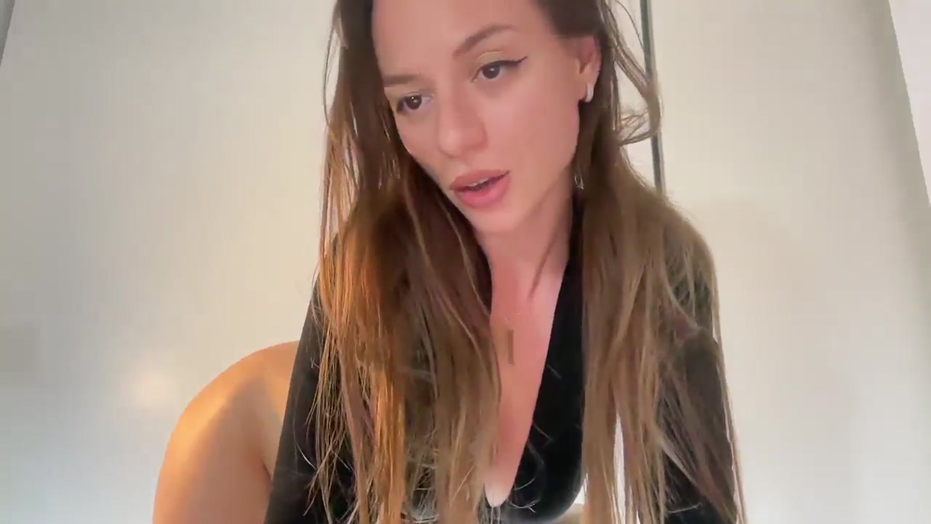 Gallery image thumbnail from SweetTits20's myfreecams stream on, 05/22/2024, 23:27 image 19 of 20