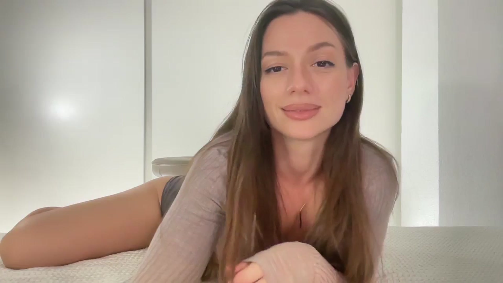 Gallery image thumbnail from SweetTits20's myfreecams stream on, 08/03/2024, 03:54 image 6 of 20