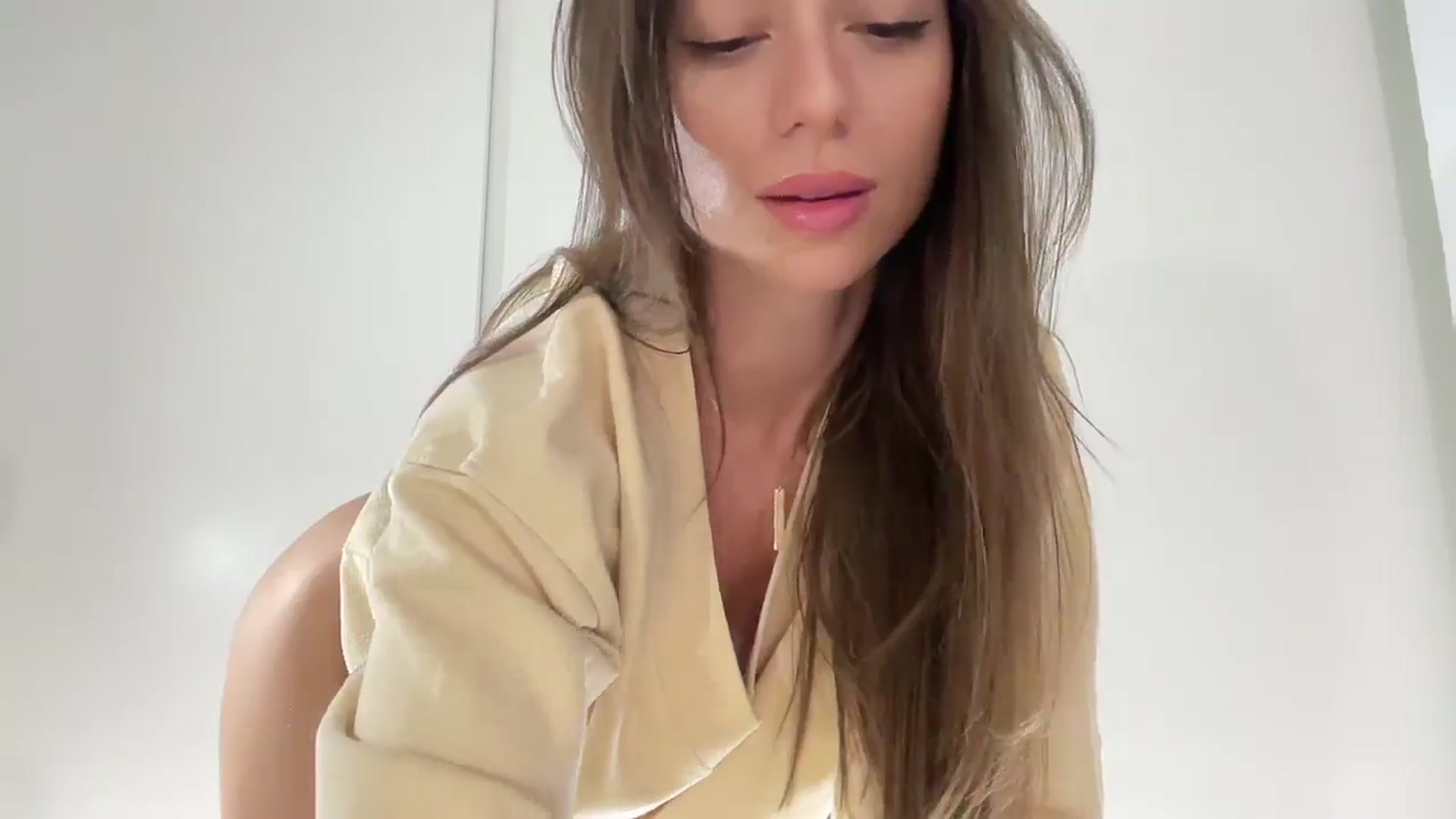 Gallery image thumbnail from SweetTits20's myfreecams stream on, 08/04/2024, 24:39 image 18 of 20