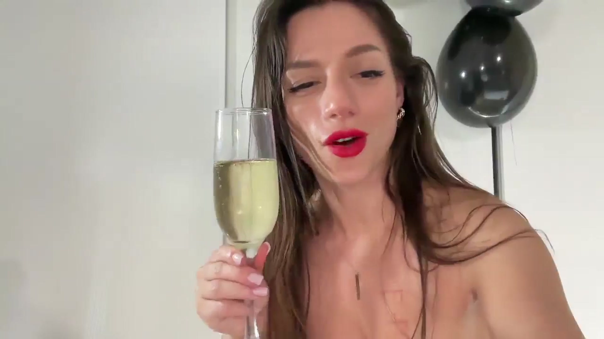 Gallery image thumbnail from SweetTits20's myfreecams stream on, 08/06/2024, 06:37 image 7 of 20