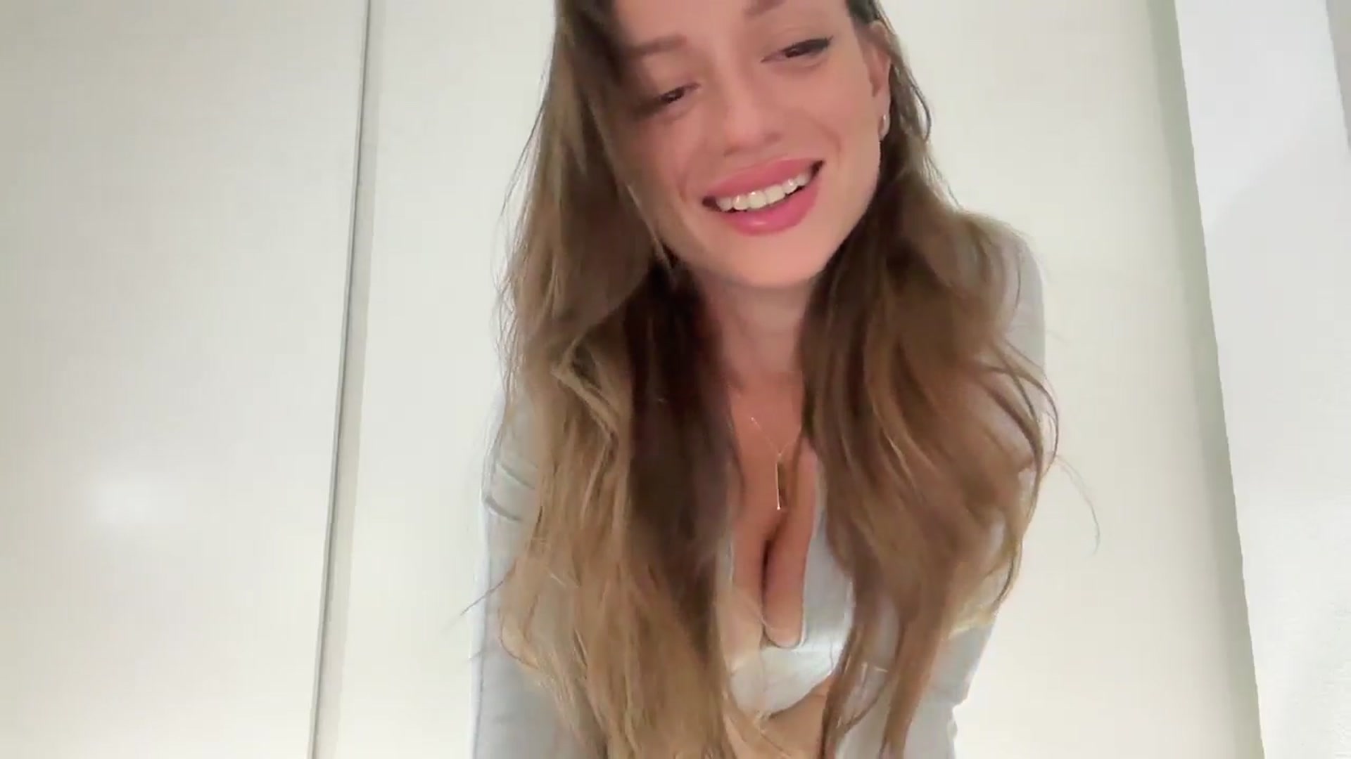 Gallery image thumbnail from SweetTits20's myfreecams stream on, 08/27/2024, 24:26 image 11 of 20