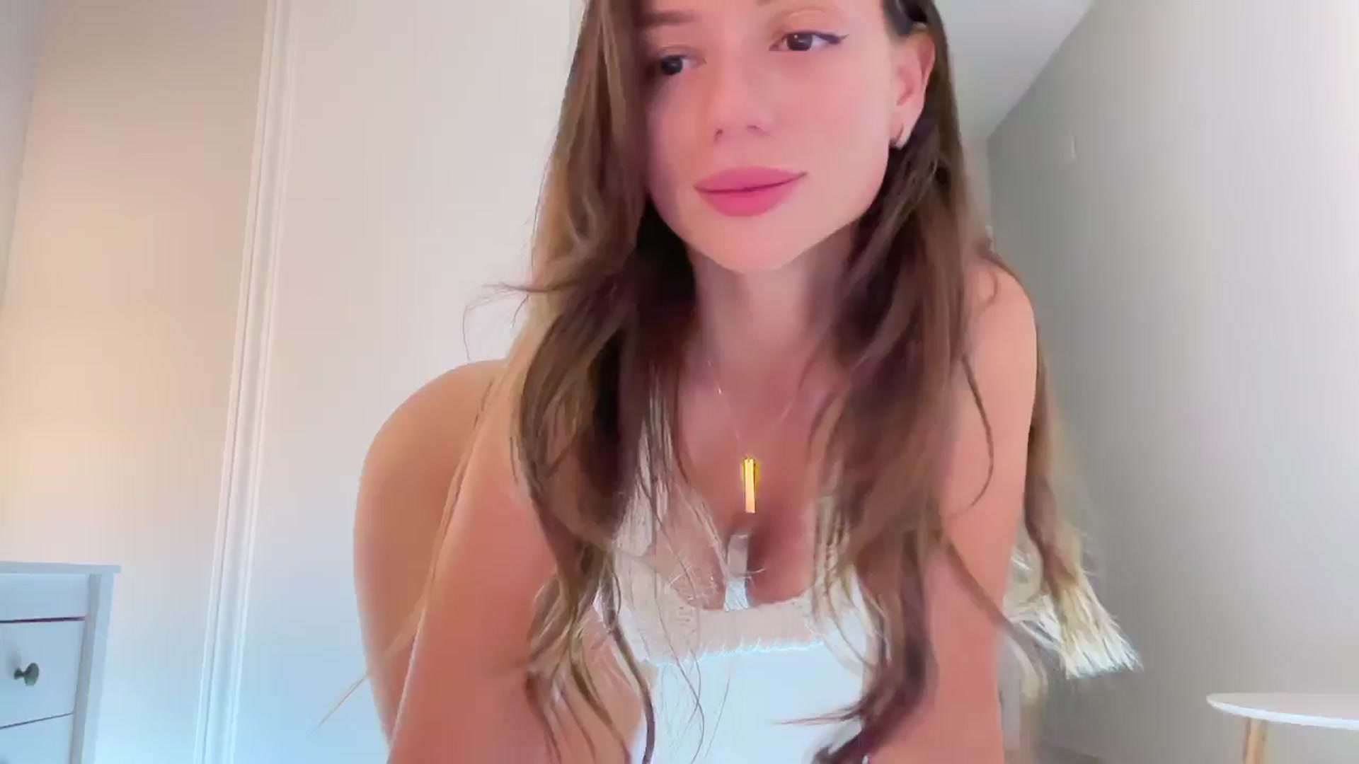 Gallery image thumbnail from SweetTits20's myfreecams stream on, 09/29/2024, 22:49 image 14 of 20