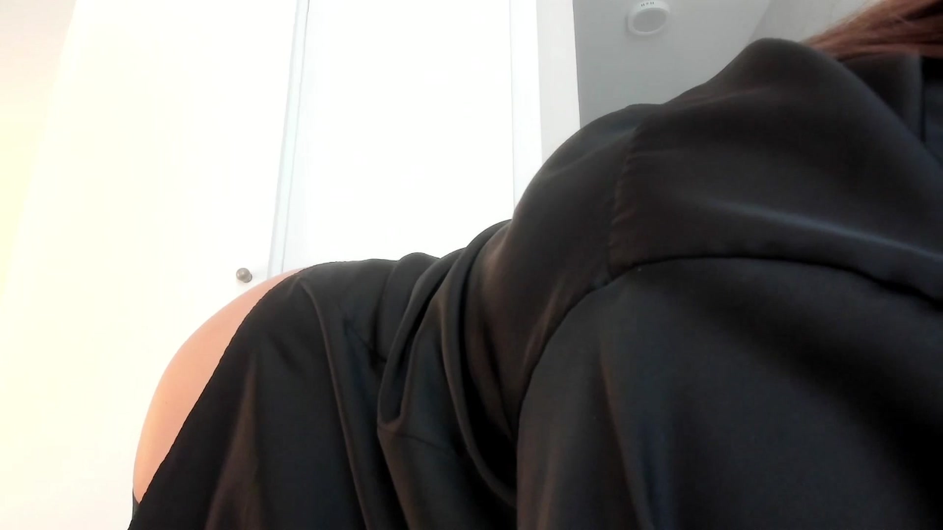 Gallery image thumbnail from SweetTits20's myfreecams stream on, 10/03/2024, 14:51 image 13 of 20