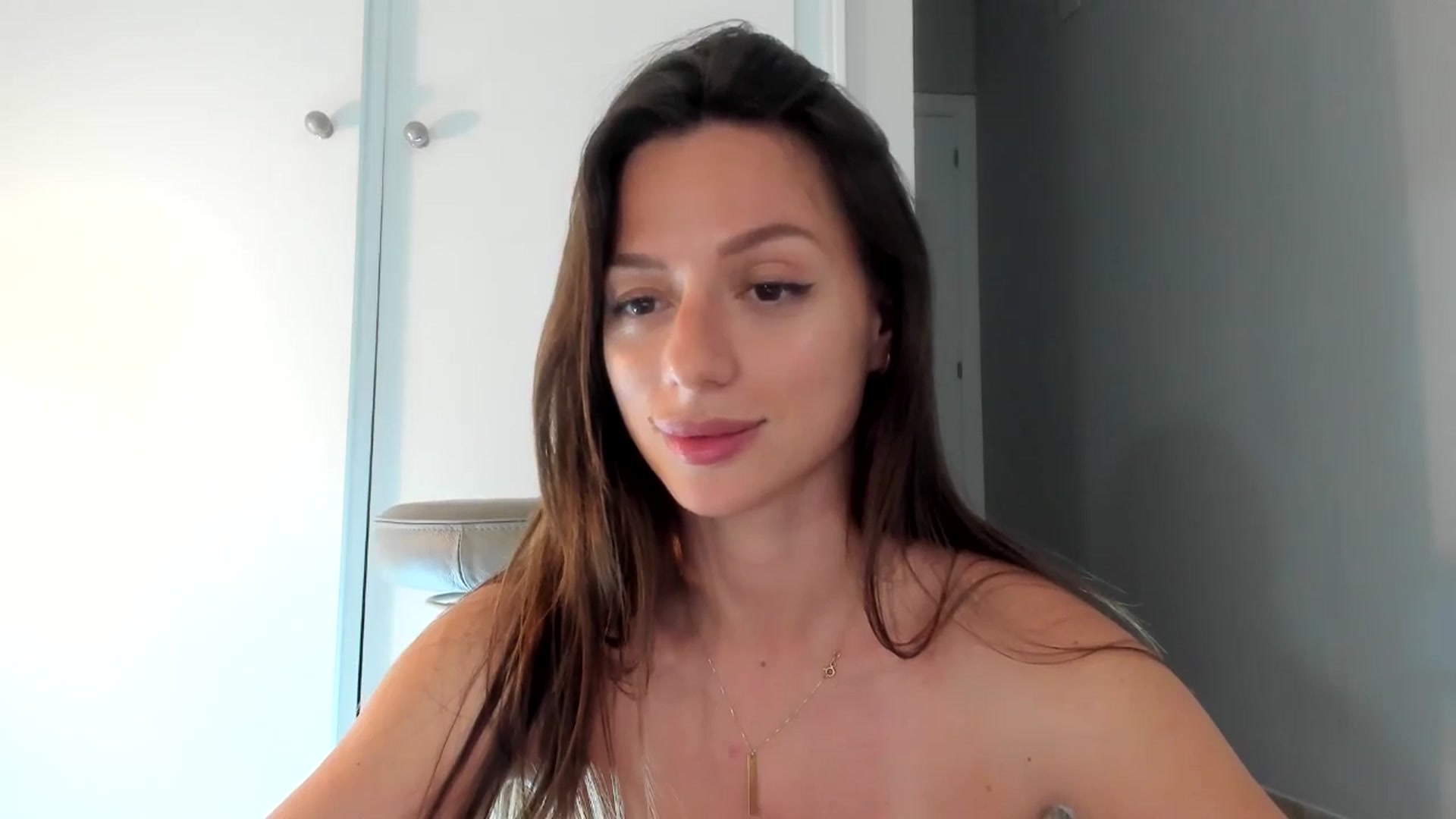 Gallery image thumbnail from SweetTits20's myfreecams stream on, 10/04/2024, 02:10 image 18 of 20