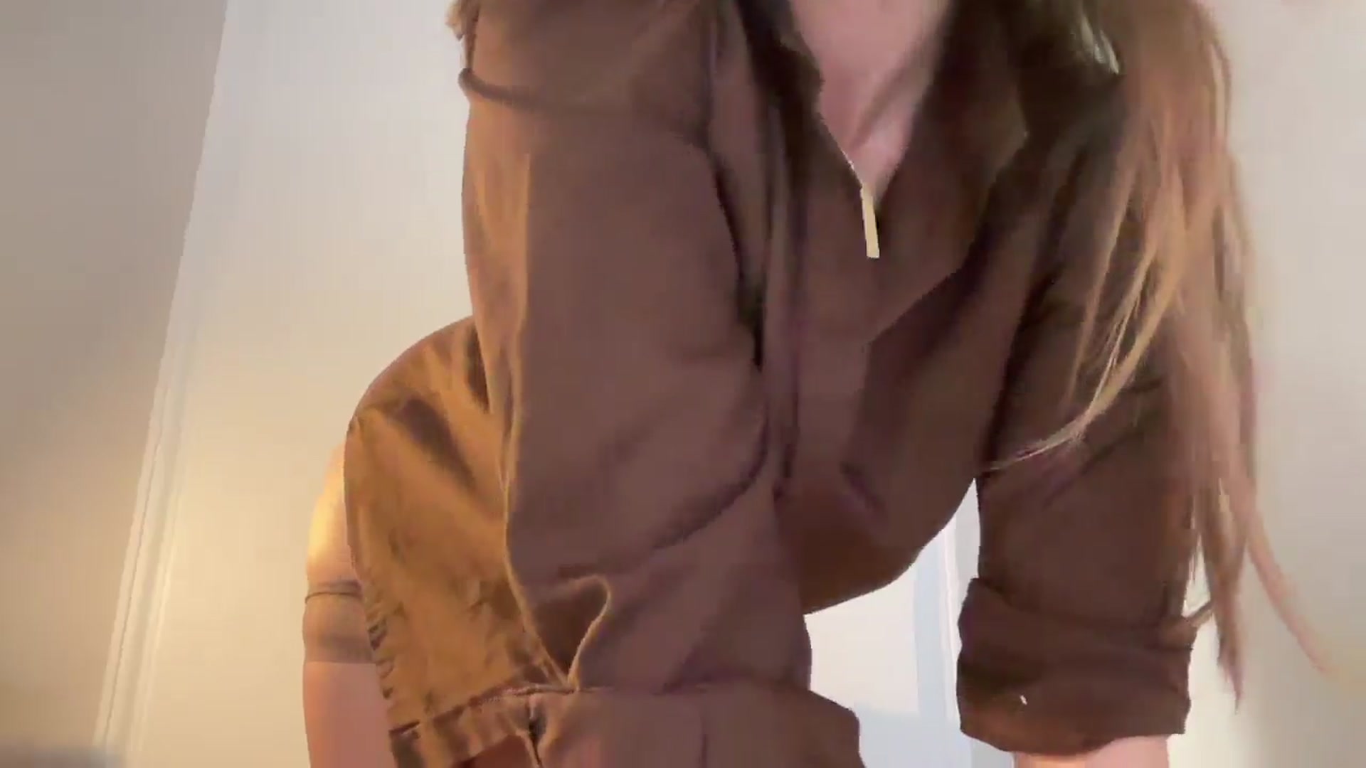 Gallery image thumbnail from SweetTits20's myfreecams stream on, 10/28/2024, 16:57 image 13 of 20