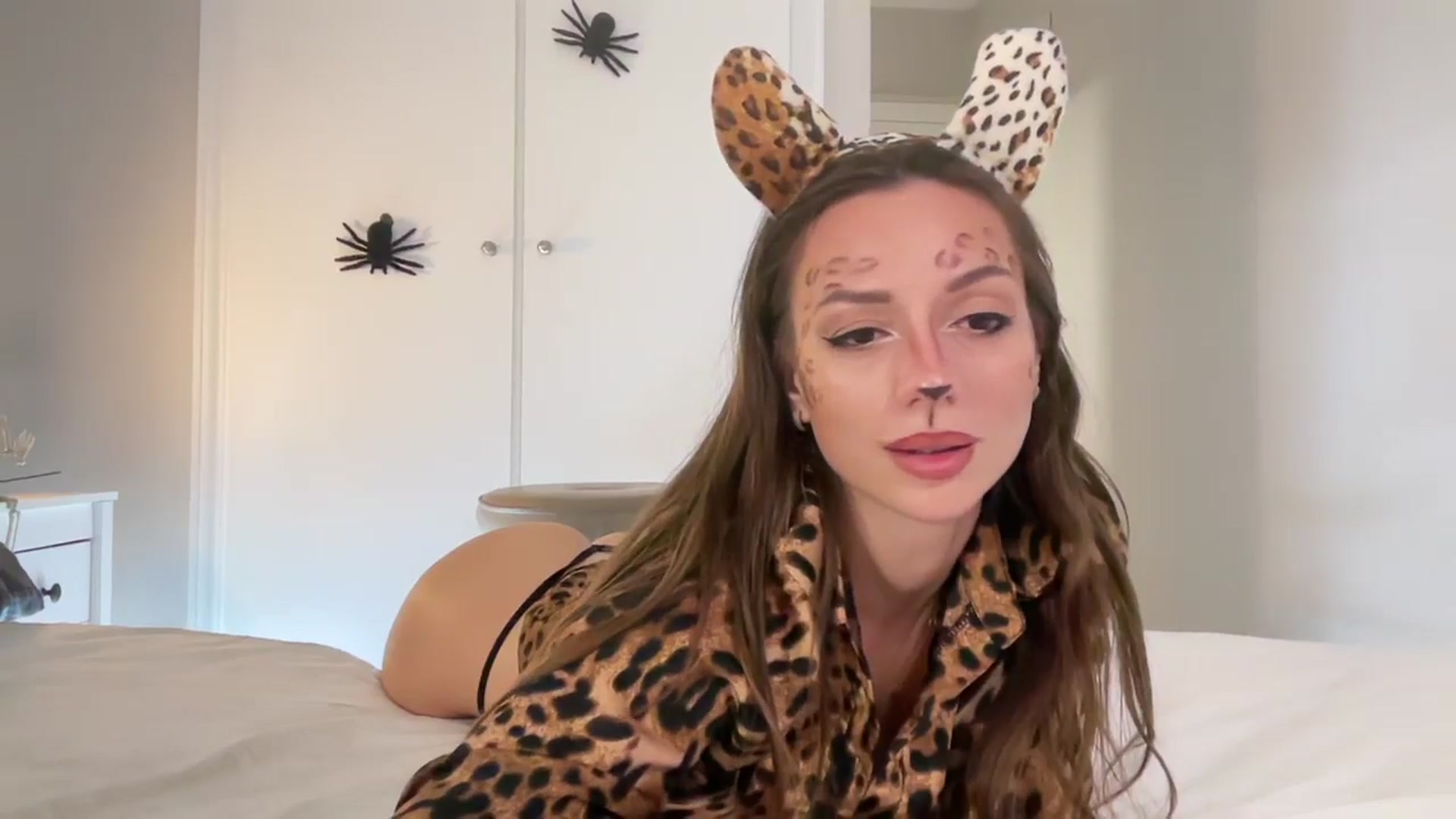 Gallery image thumbnail from SweetTits20's myfreecams stream on, 10/31/2024, 23:51 image 2 of 20