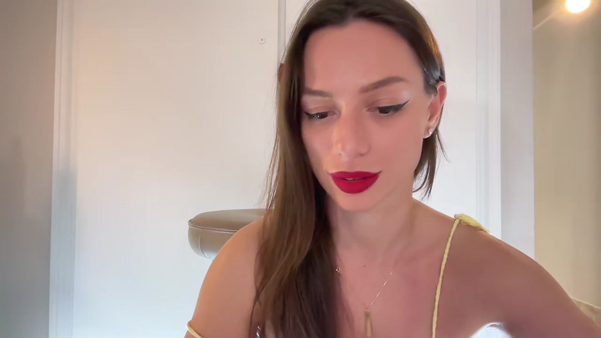 Gallery image thumbnail from SweetTits20's myfreecams stream on, 12/31/2024, 24:33 image 17 of 20