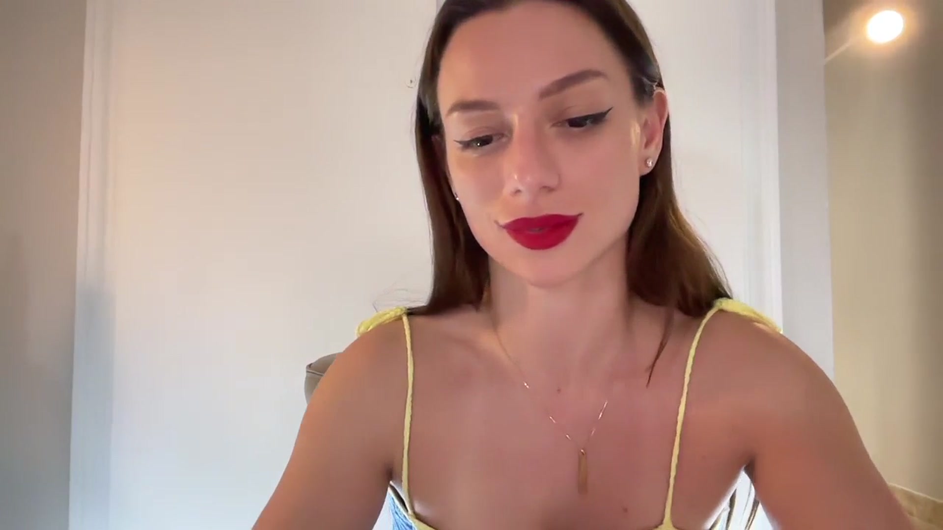 Gallery image thumbnail from SweetTits20's myfreecams stream on, 12/31/2024, 07:05 image 7 of 20