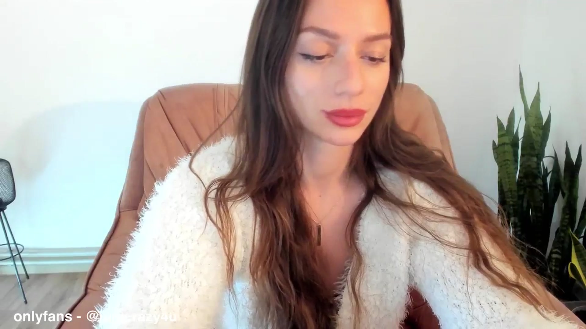 Gallery image thumbnail from SweetTits20's myfreecams stream on, 05/21/2025, 24:20 image 6 of 20